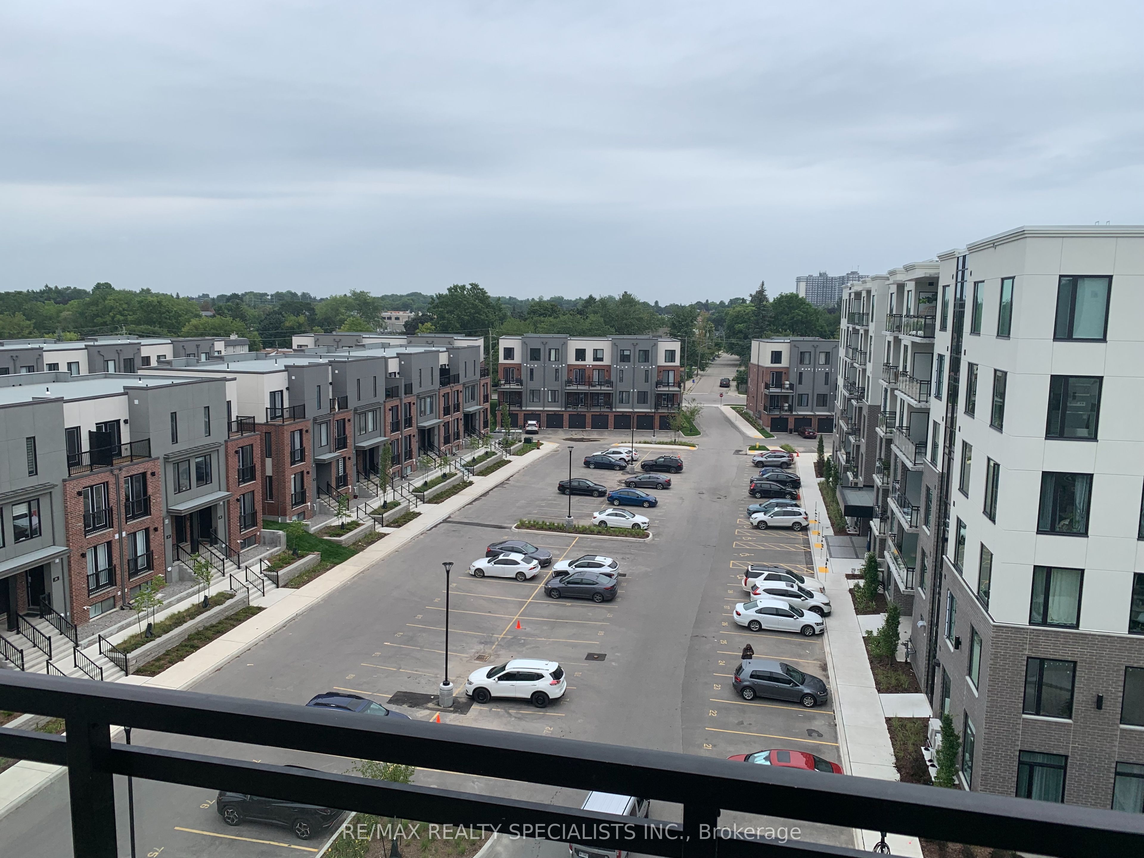 103 Roger Street 611, Waterloo, ON N2J 1A4 photo 2