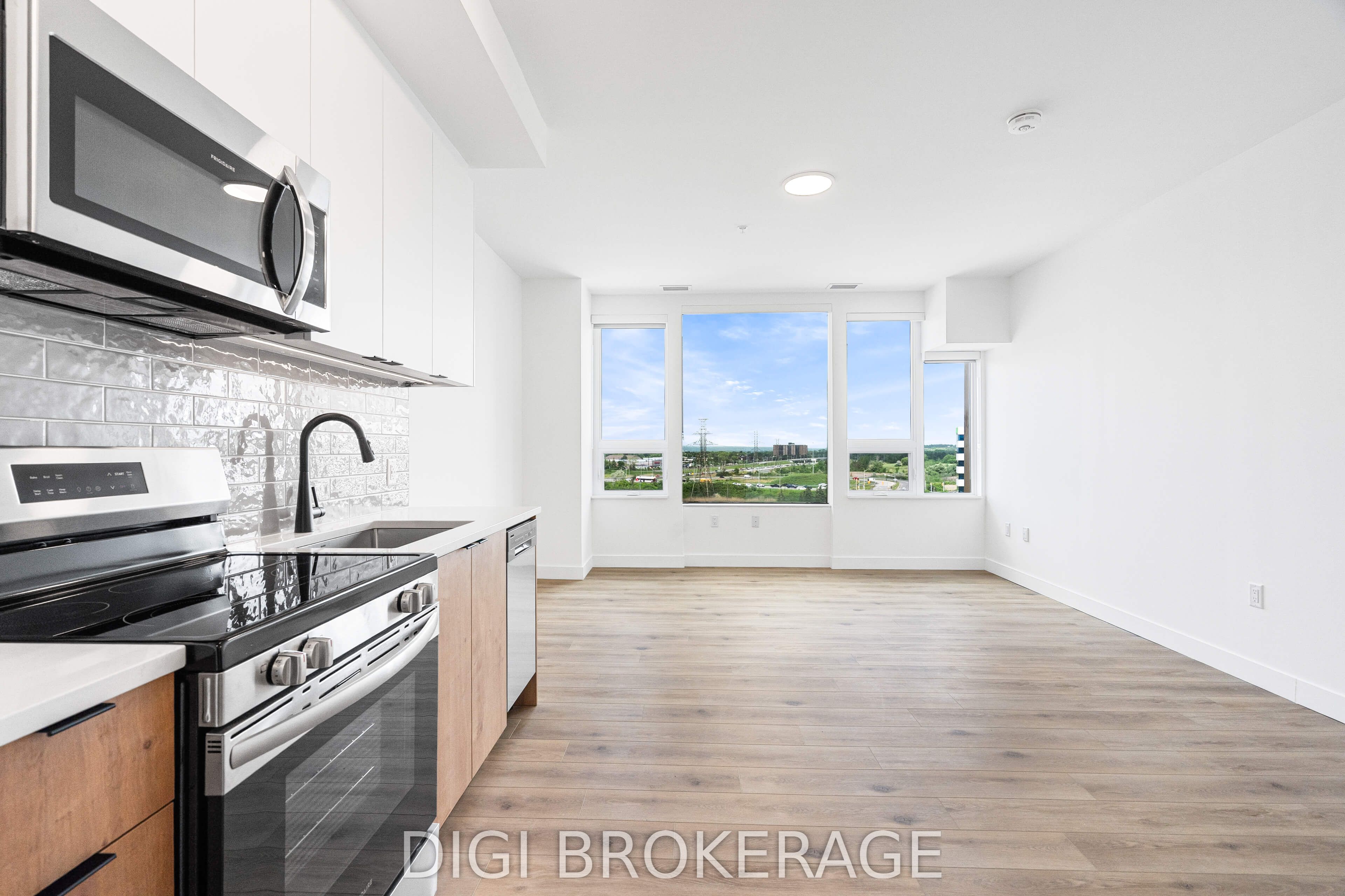 1600 James Naismith Drive 610, Cyrville - Carson Grove - Pineview, ON K1B 5N8 photo 2