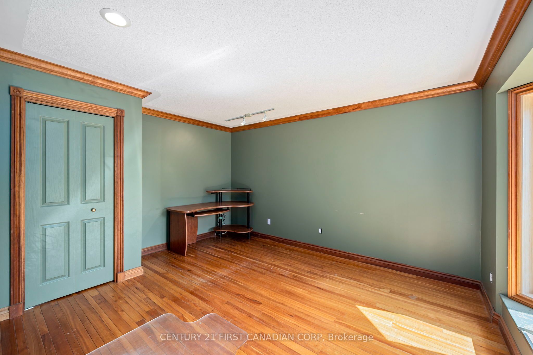 183 Wellington Street, Middlesex Centre, ON N0L 1E0 photo 5