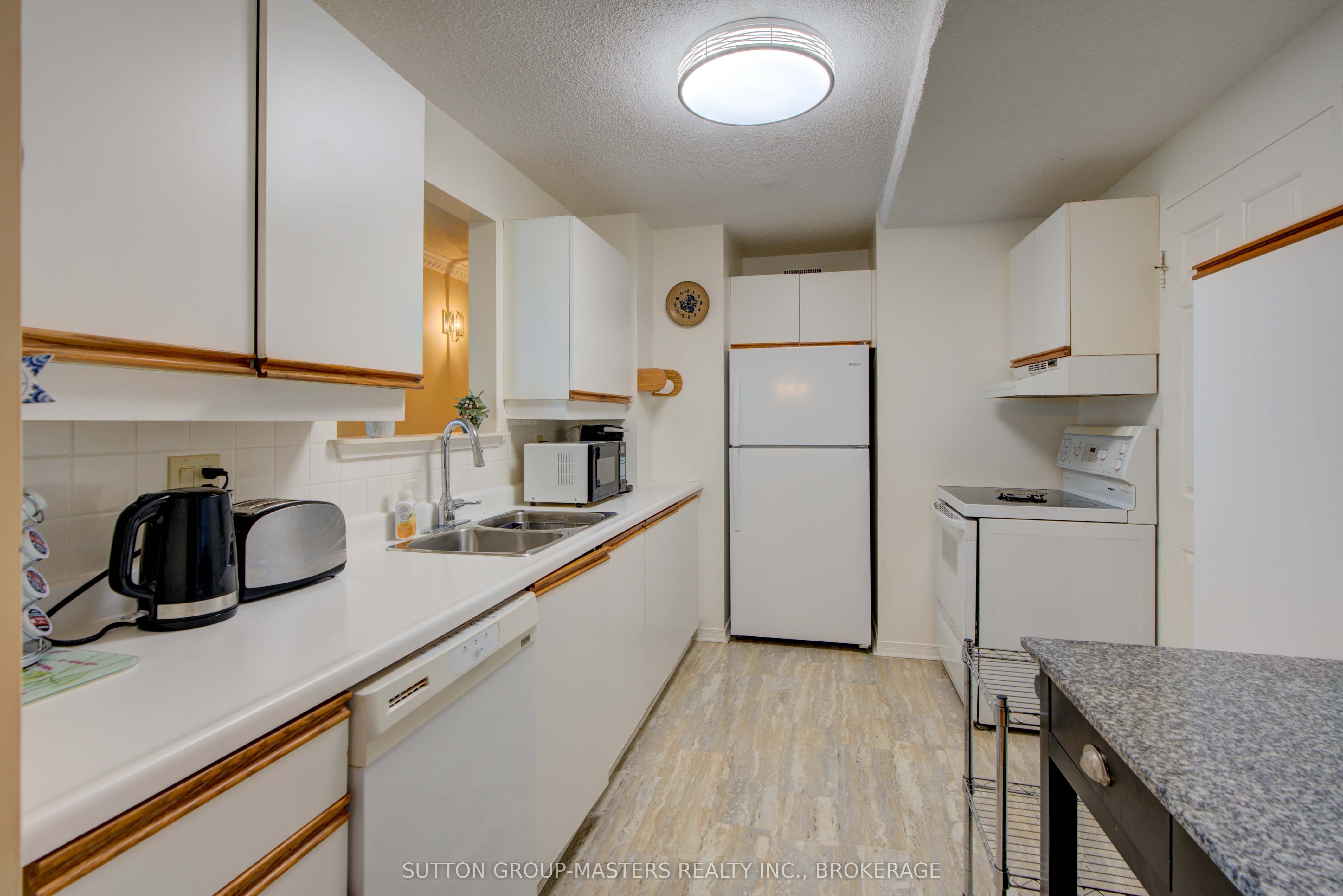 257 Bath Road 1004, Kingston, ON K7M 7T3 photo 3