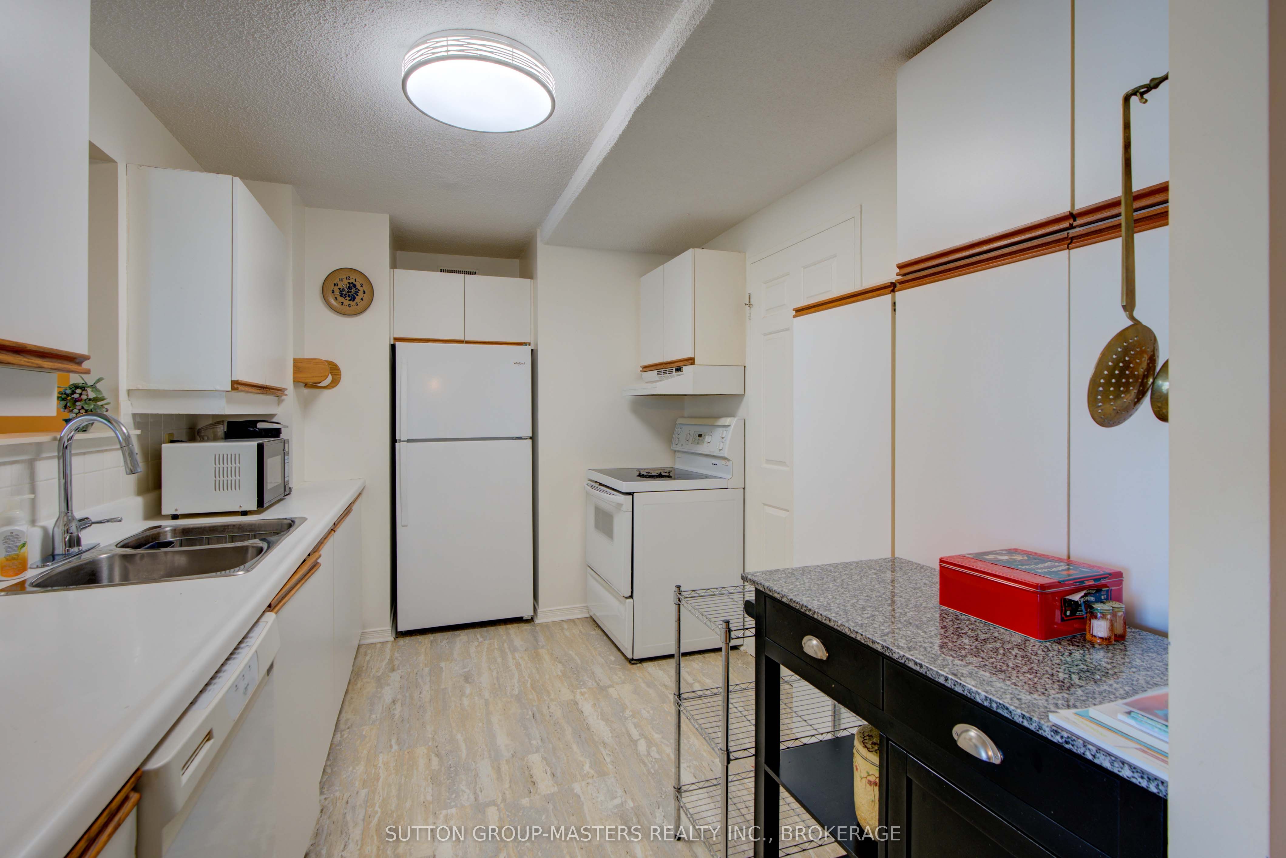257 Bath Road 1004, Kingston, ON K7M 7T3 photo 4