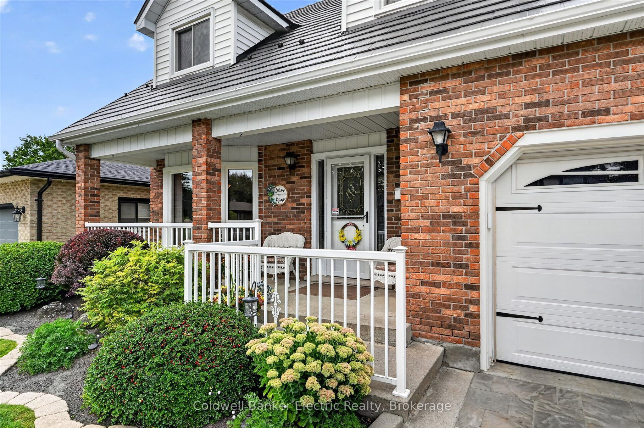 948 Smithside Court, Peterborough, ON K9J 8E2 photo 3