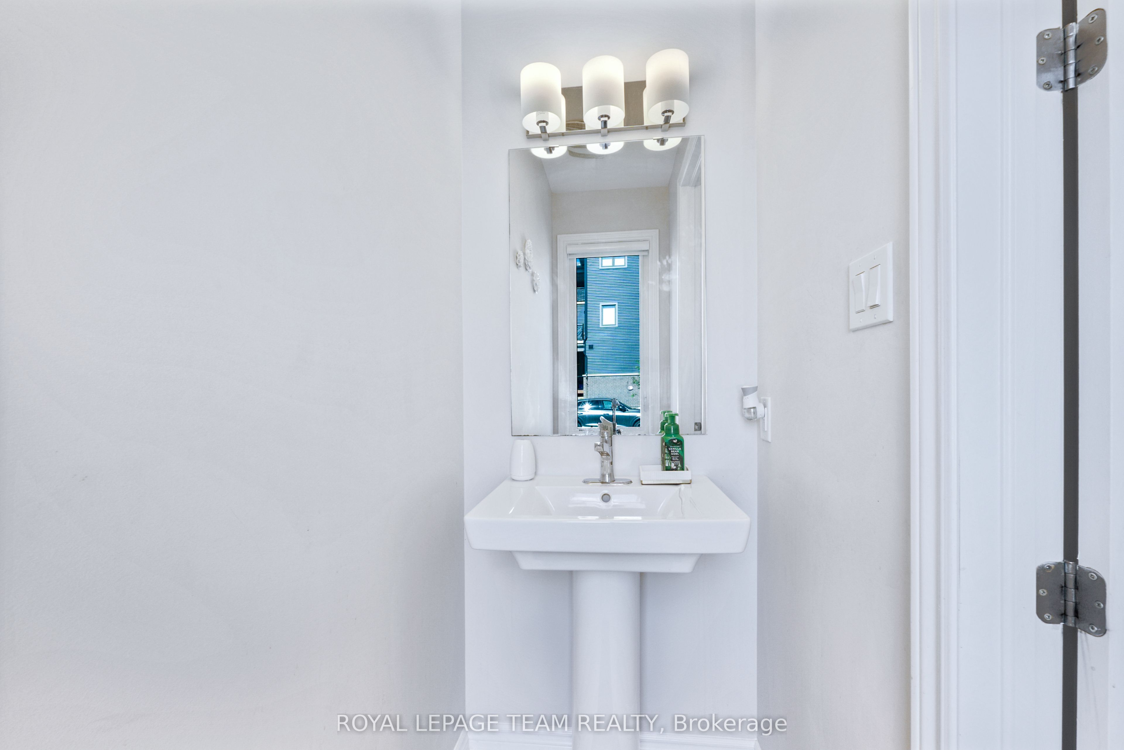 4124 Obsidian Street, Barrhaven, ON K2J 6X9 photo 5