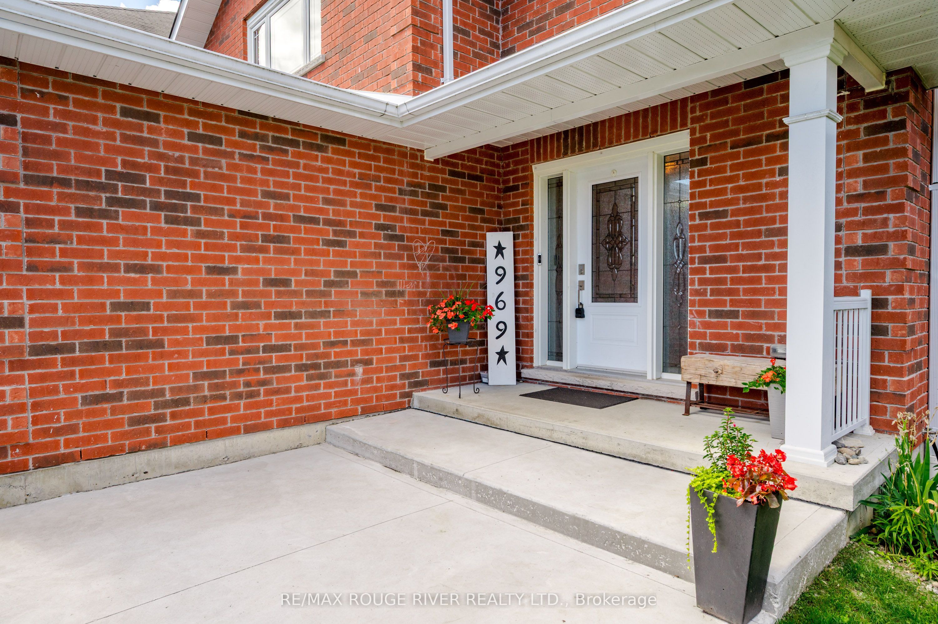 969 Avery Avenue, Peterborough, ON K9J 0G9 photo 2