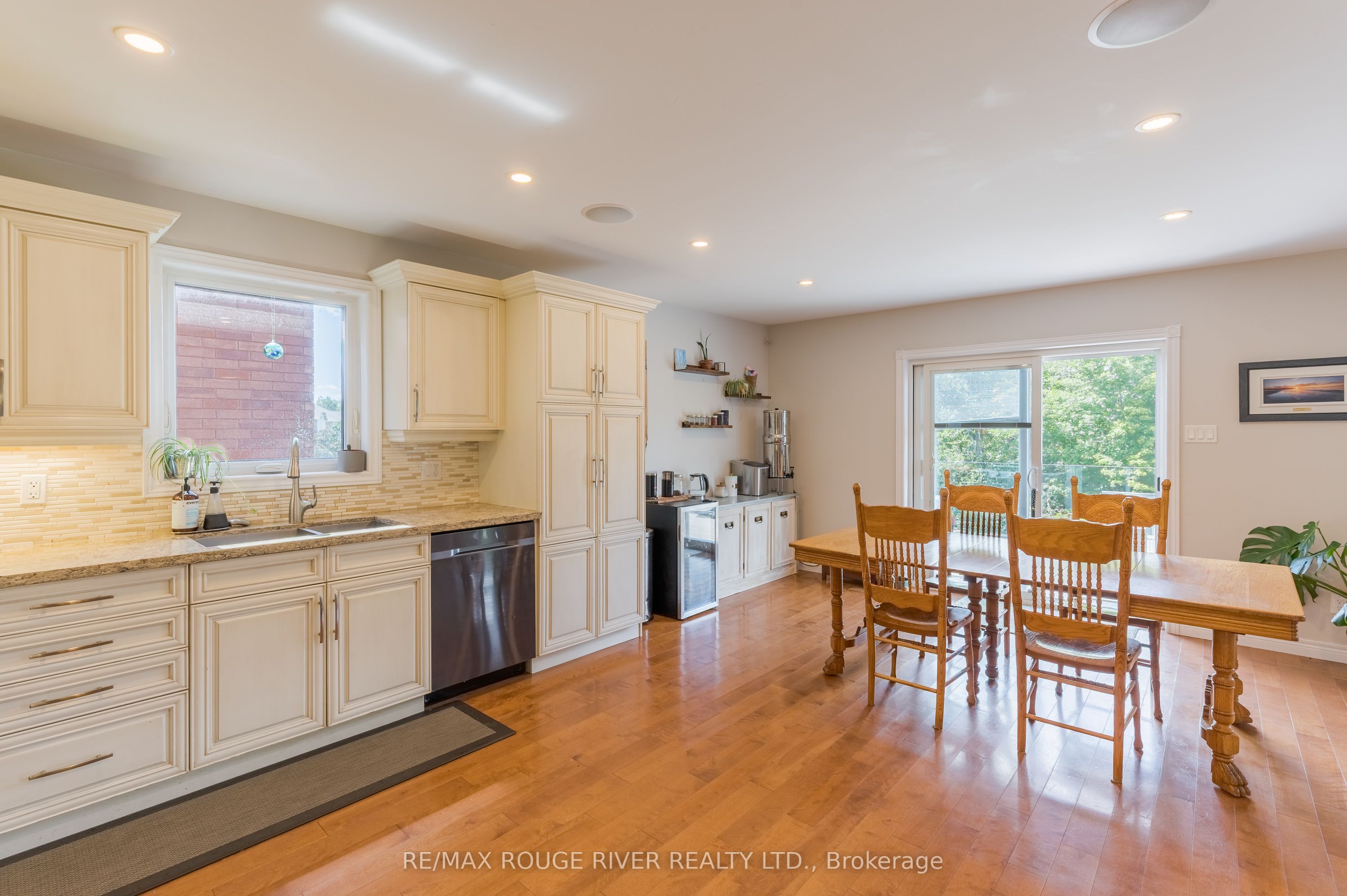 969 Avery Avenue, Peterborough, ON K9J 0G9 photo 4