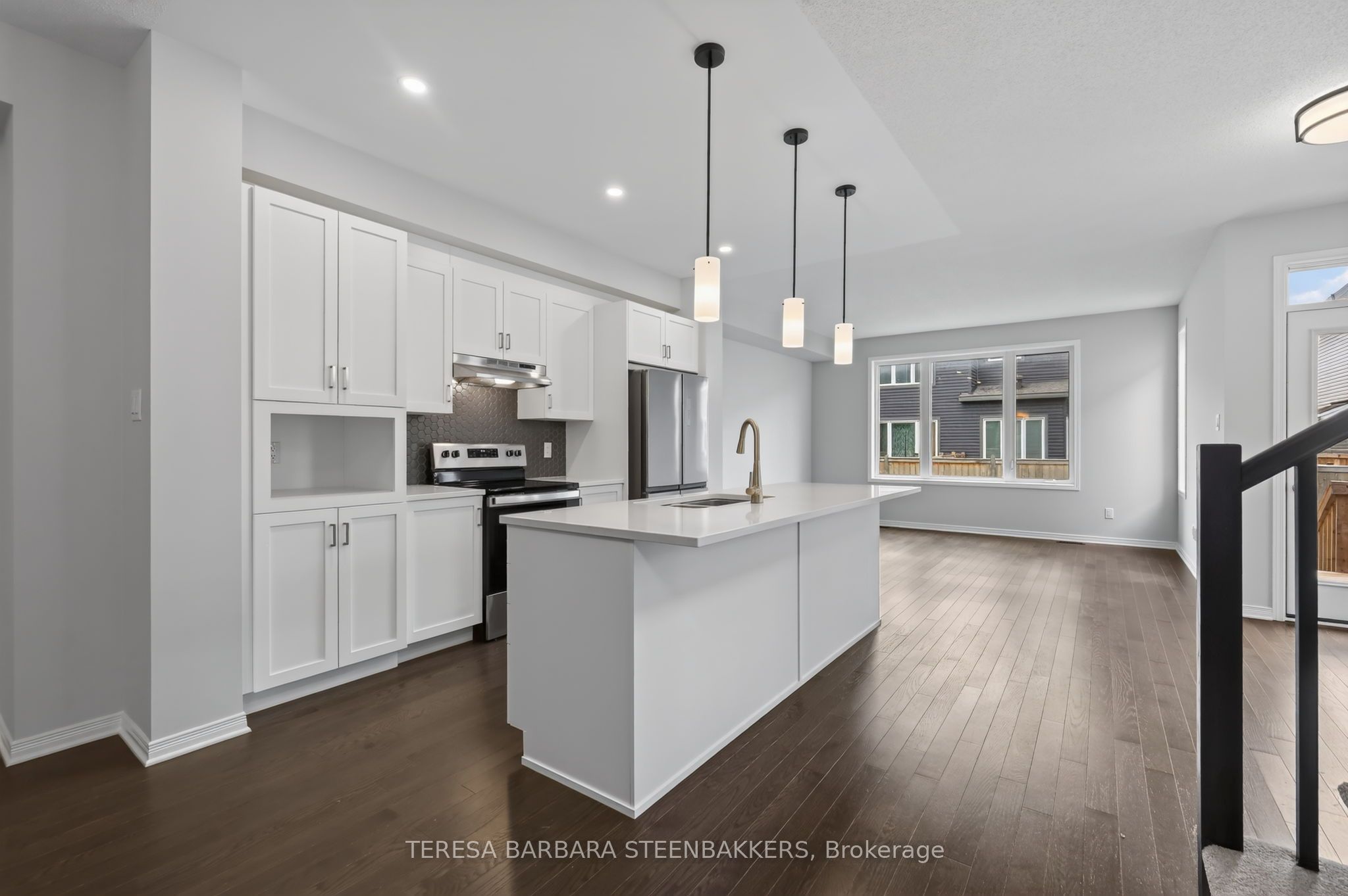 689 N Taliesin Crescent E, Stittsville - Munster - Richmond, ON K2S 2W5 photo 5