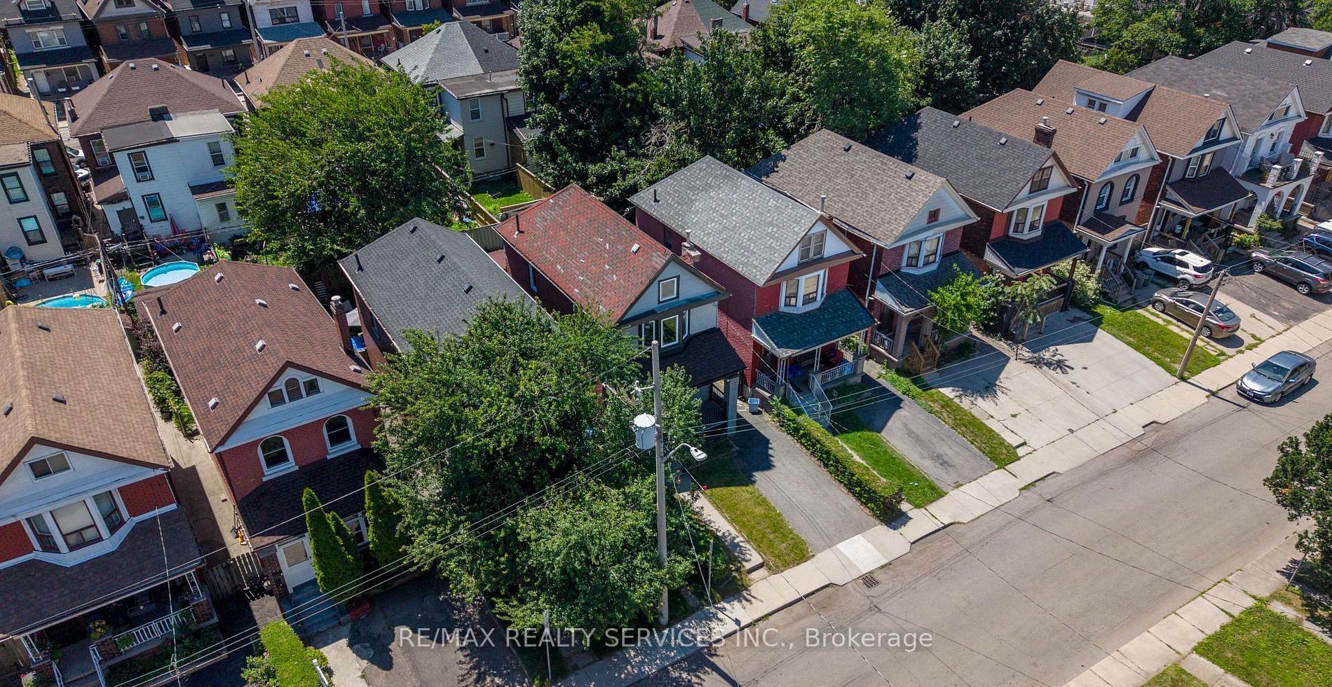 20 Somerset Avenue, Hamilton, ON L8L 2L5 photo 2