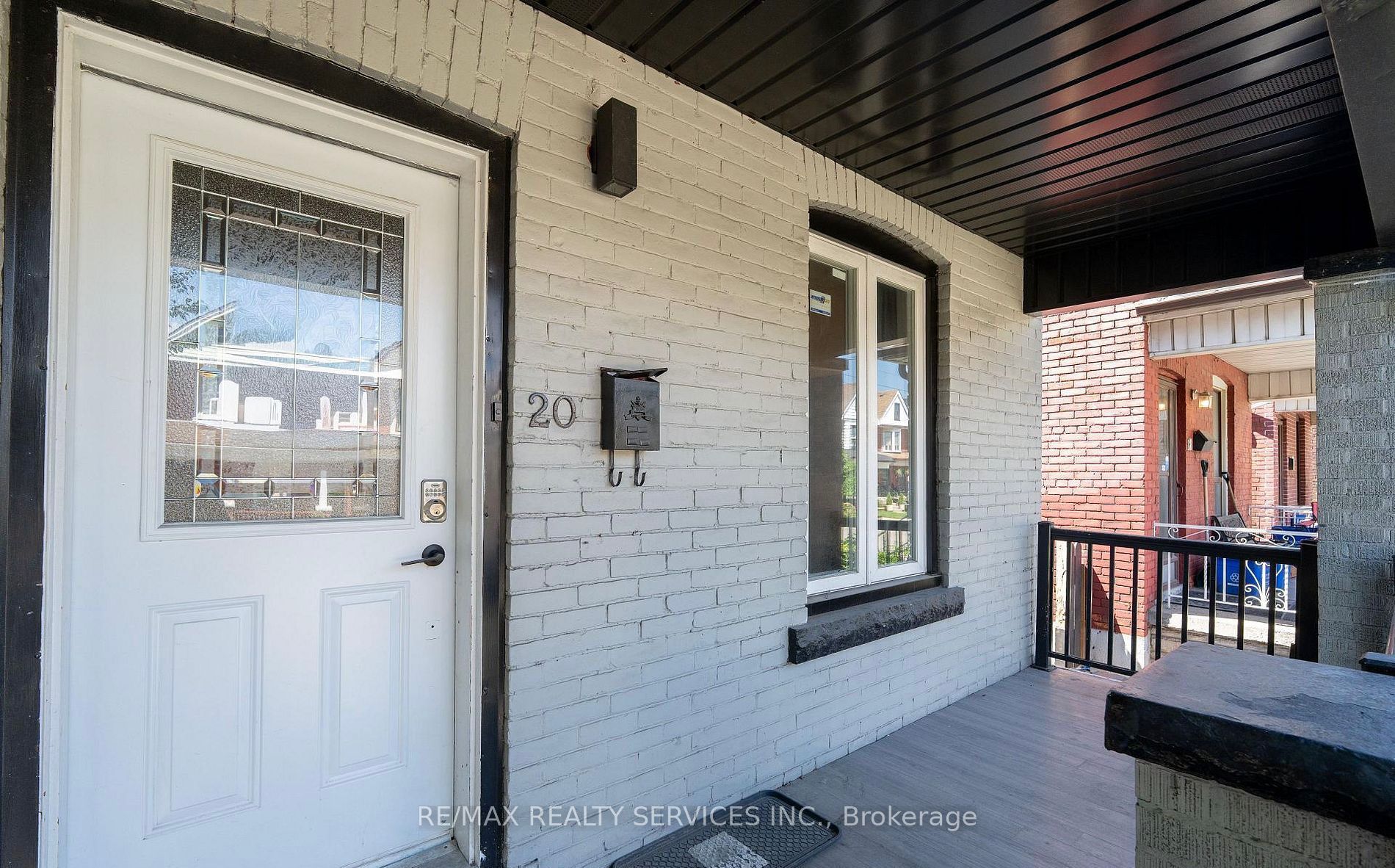 20 Somerset Avenue, Hamilton, ON L8L 2L5 photo 3