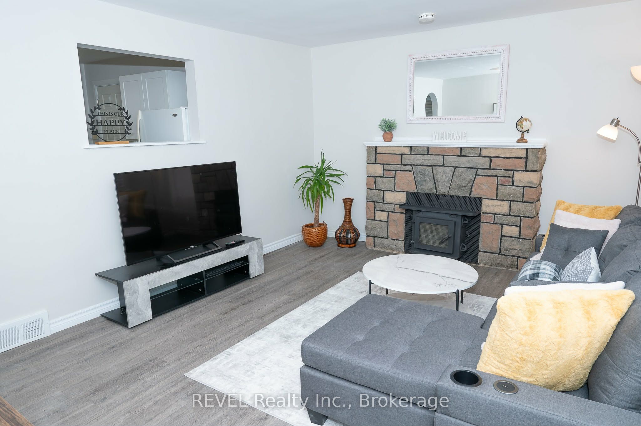 6482 Mcleod Road, Niagara Falls, ON L2G 3G1 photo 2