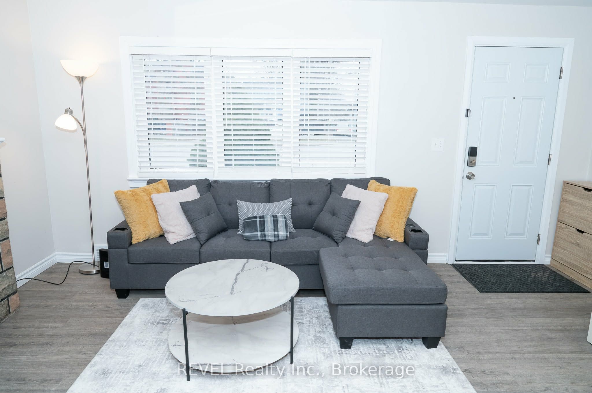 6482 Mcleod Road, Niagara Falls, ON L2G 3G1 photo 4