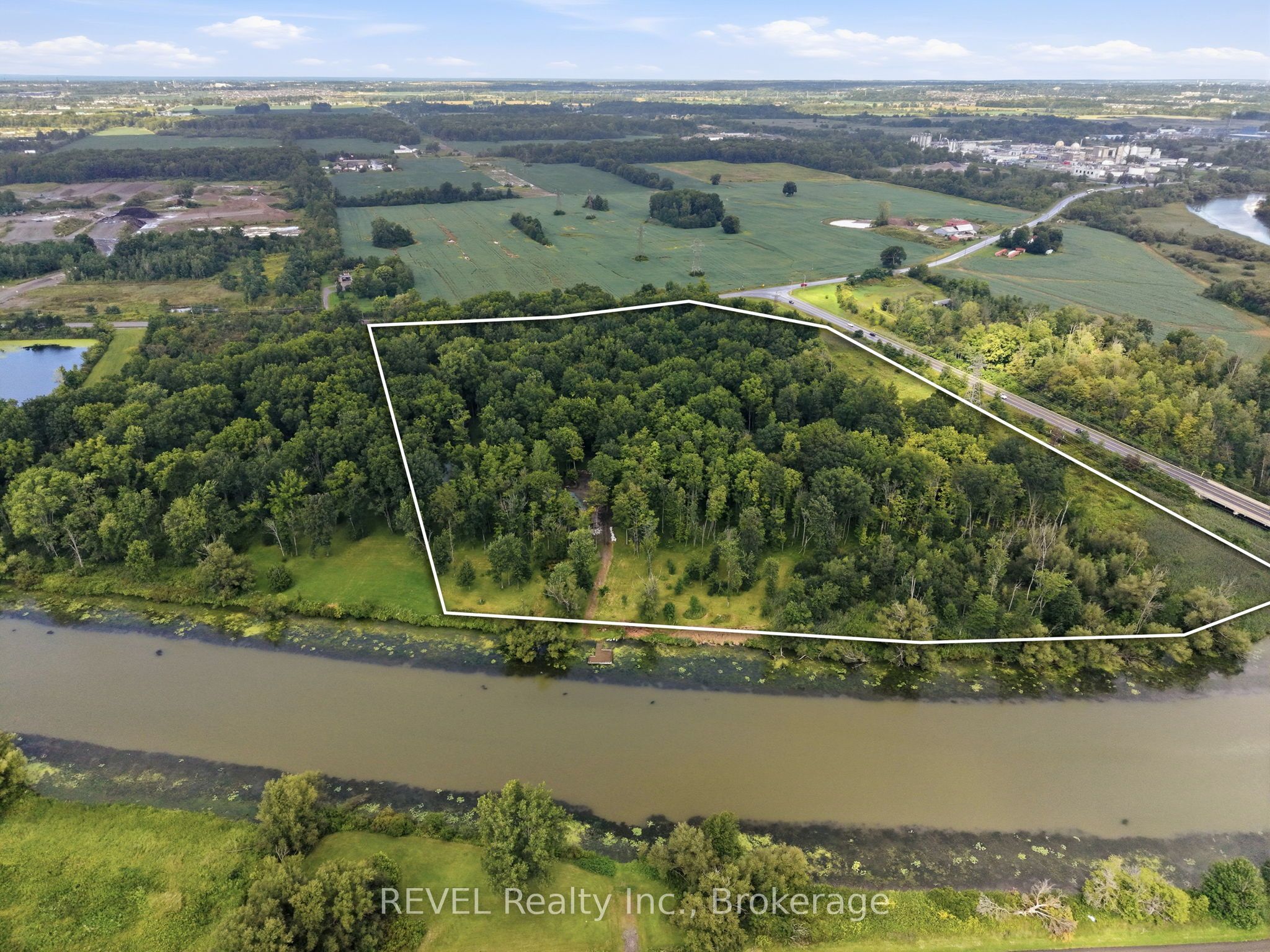 1247 Chippawa Creek Road, Thorold, ON L0S 1K0 photo 5