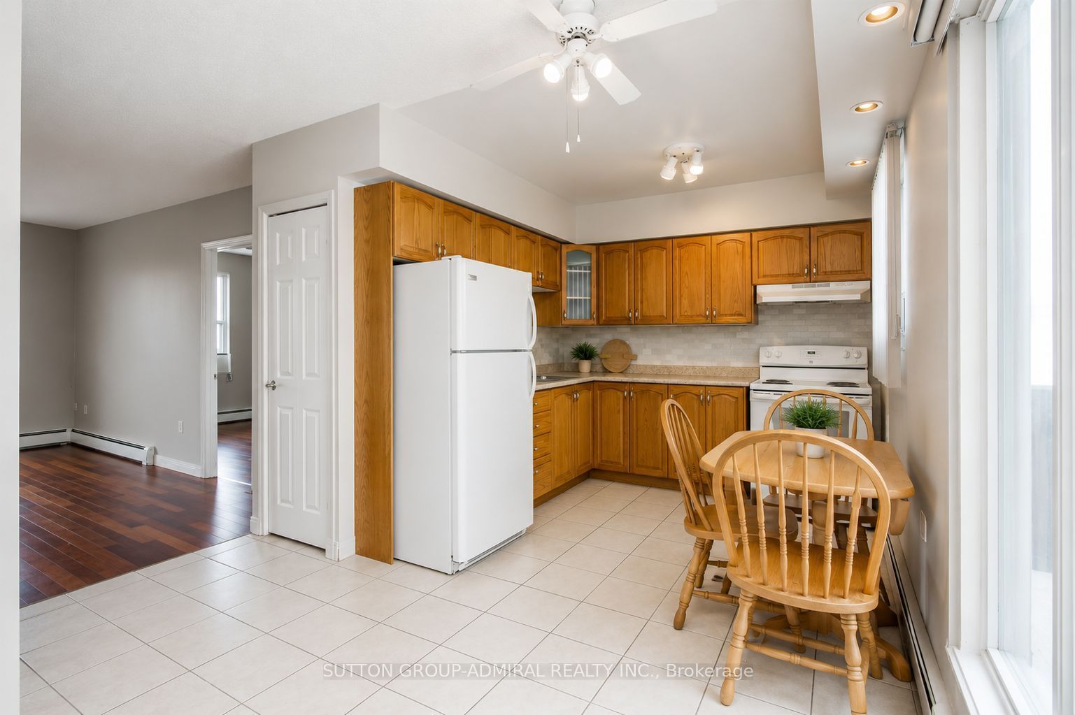 30 Summit Avenue 704, Hamilton, ON L8V 2R8 photo 3