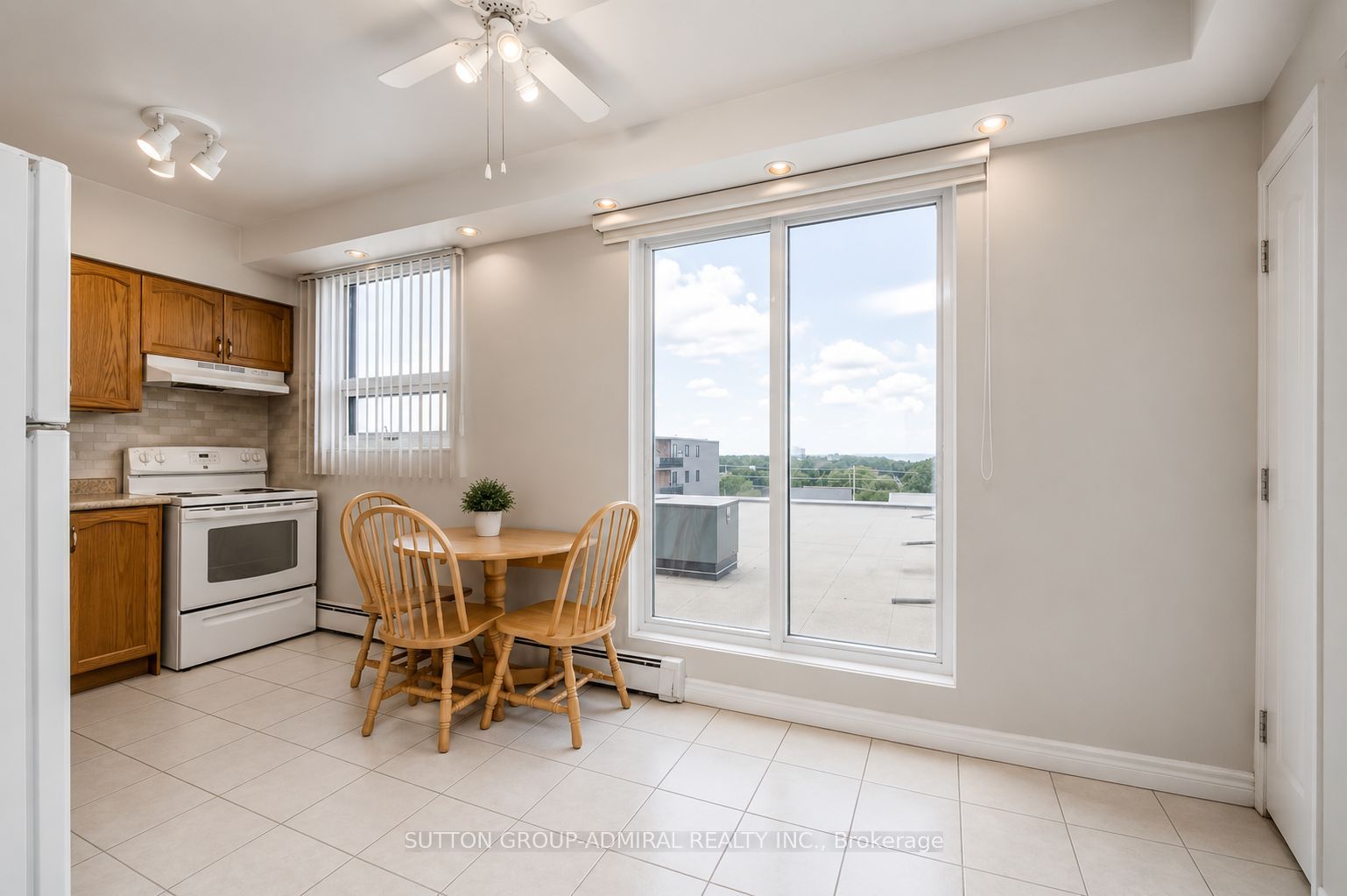 30 Summit Avenue 704, Hamilton, ON L8V 2R8 photo 4
