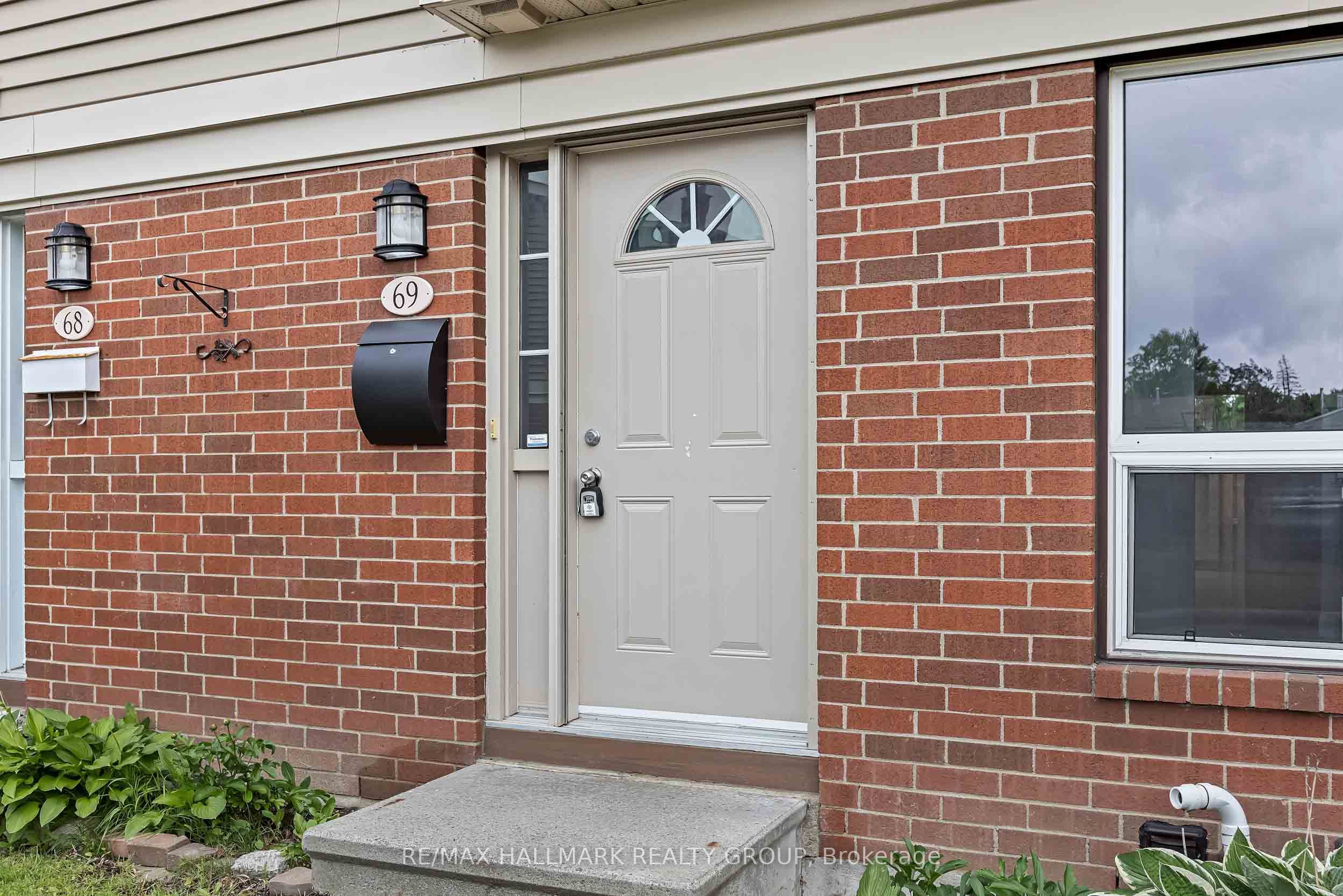 820 Cahill Drive W 69, Hunt Club - Windsor Park Village and Area, ON K1V 9K4 photo 3