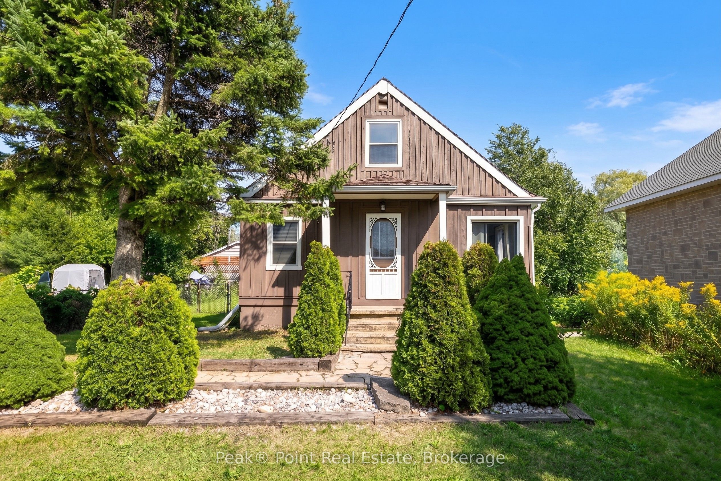 579 John Street, South Bruce Peninsula, ON N0H 2T0