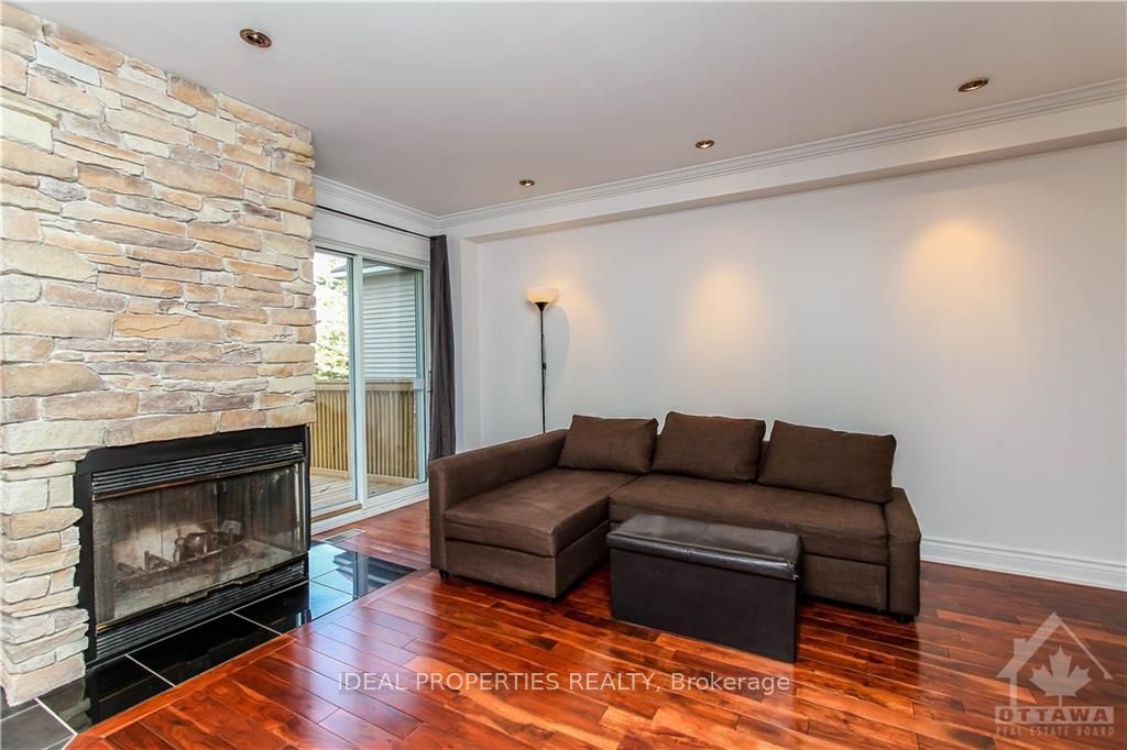 54 THORNBURY Crescent, South of Baseline to Knoxdale, ON K2G 6C4 photo 5