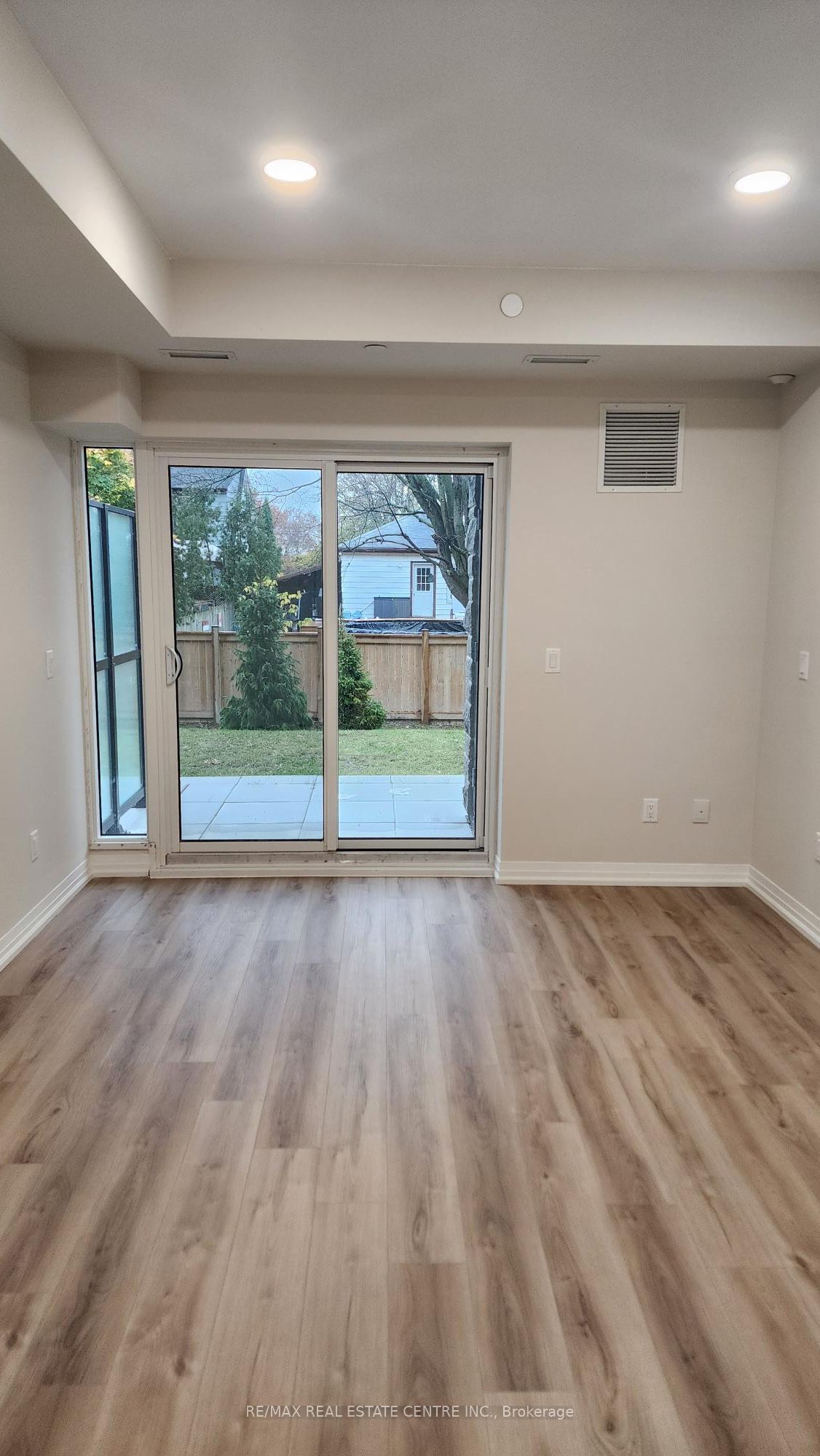 50 Herrick Street 137, St. Catharines, ON L2P 2T9 photo 4