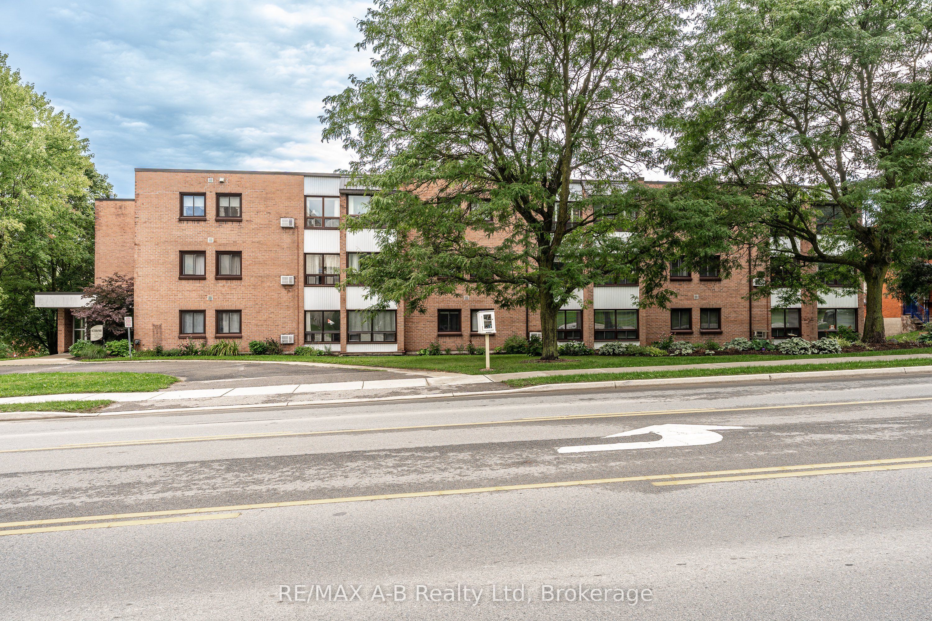 97 Huron Street 104, Stratford, ON N5A 5S7 photo 3