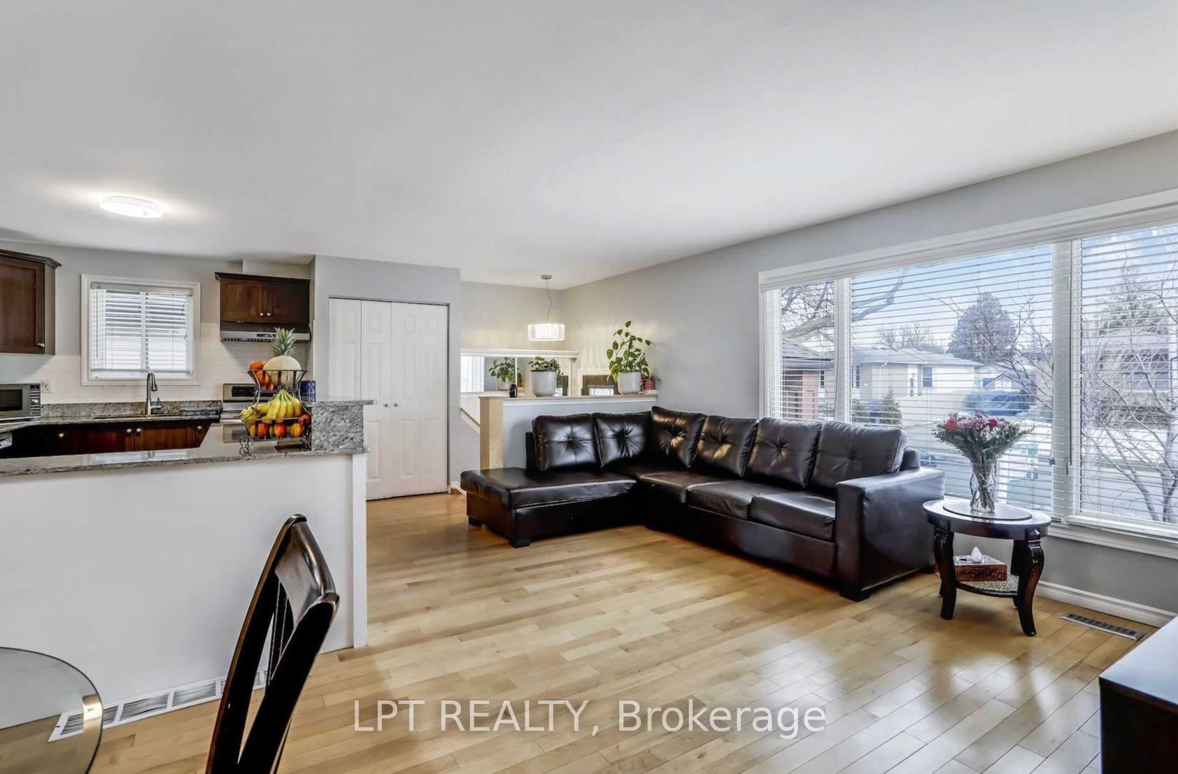 UPPER- 451 Brigadoon Drive, Hamilton, ON L9C 6C8 photo 2