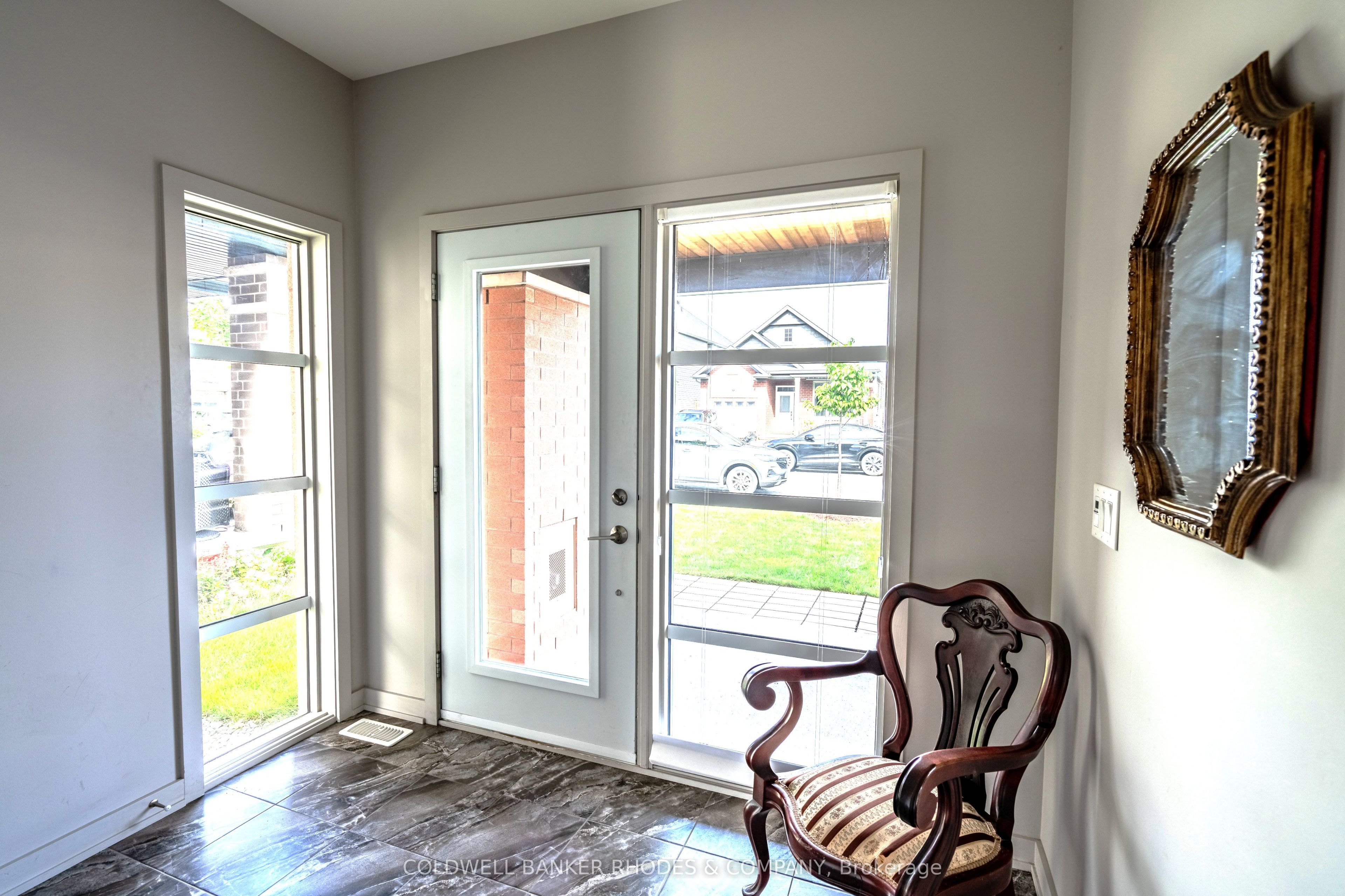 806 Carnelian Crescent, Blossom Park - Airport and Area, ON K1X 0A8 photo 3