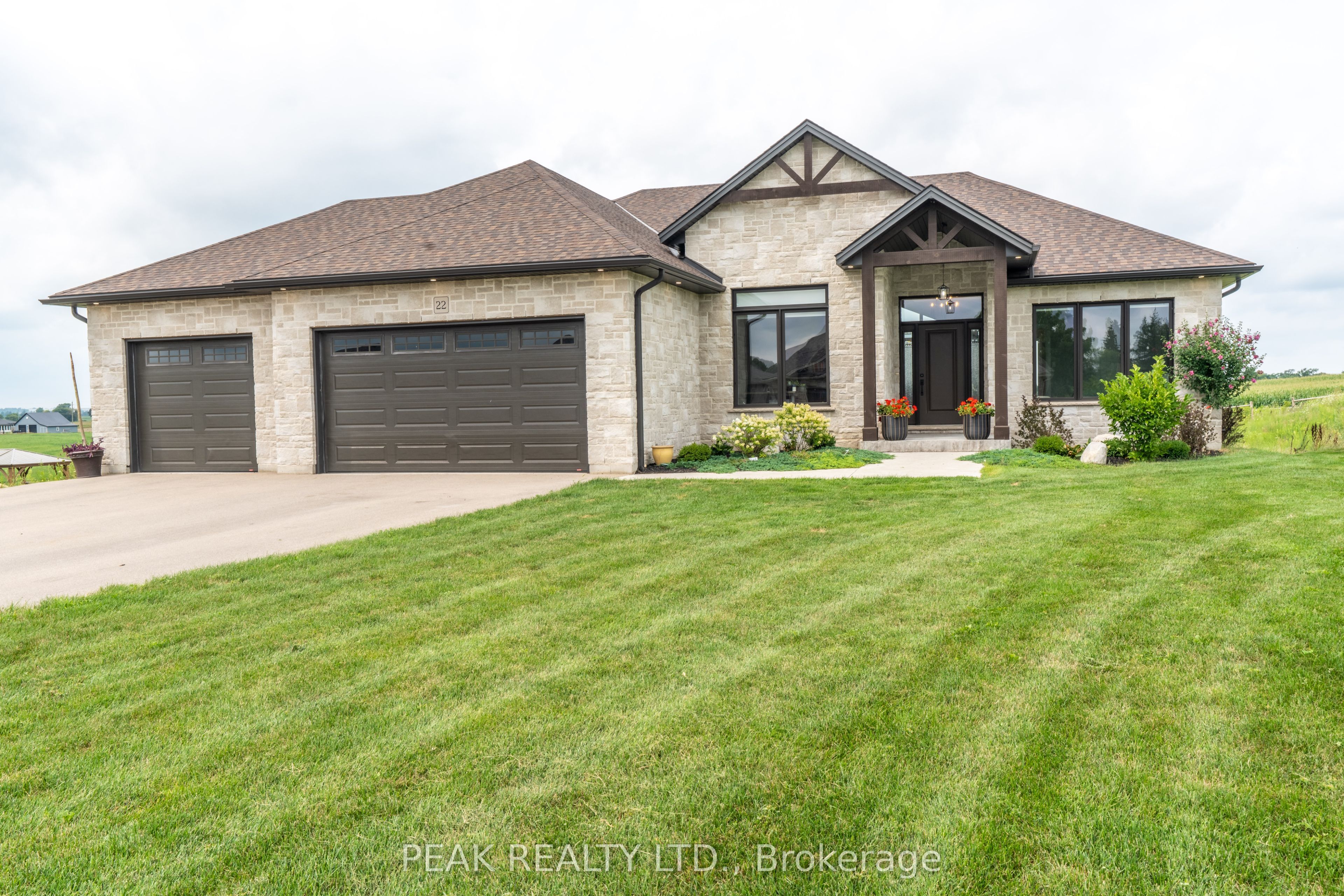 22 Hudson Drive, Brantford, ON N3T 0V6