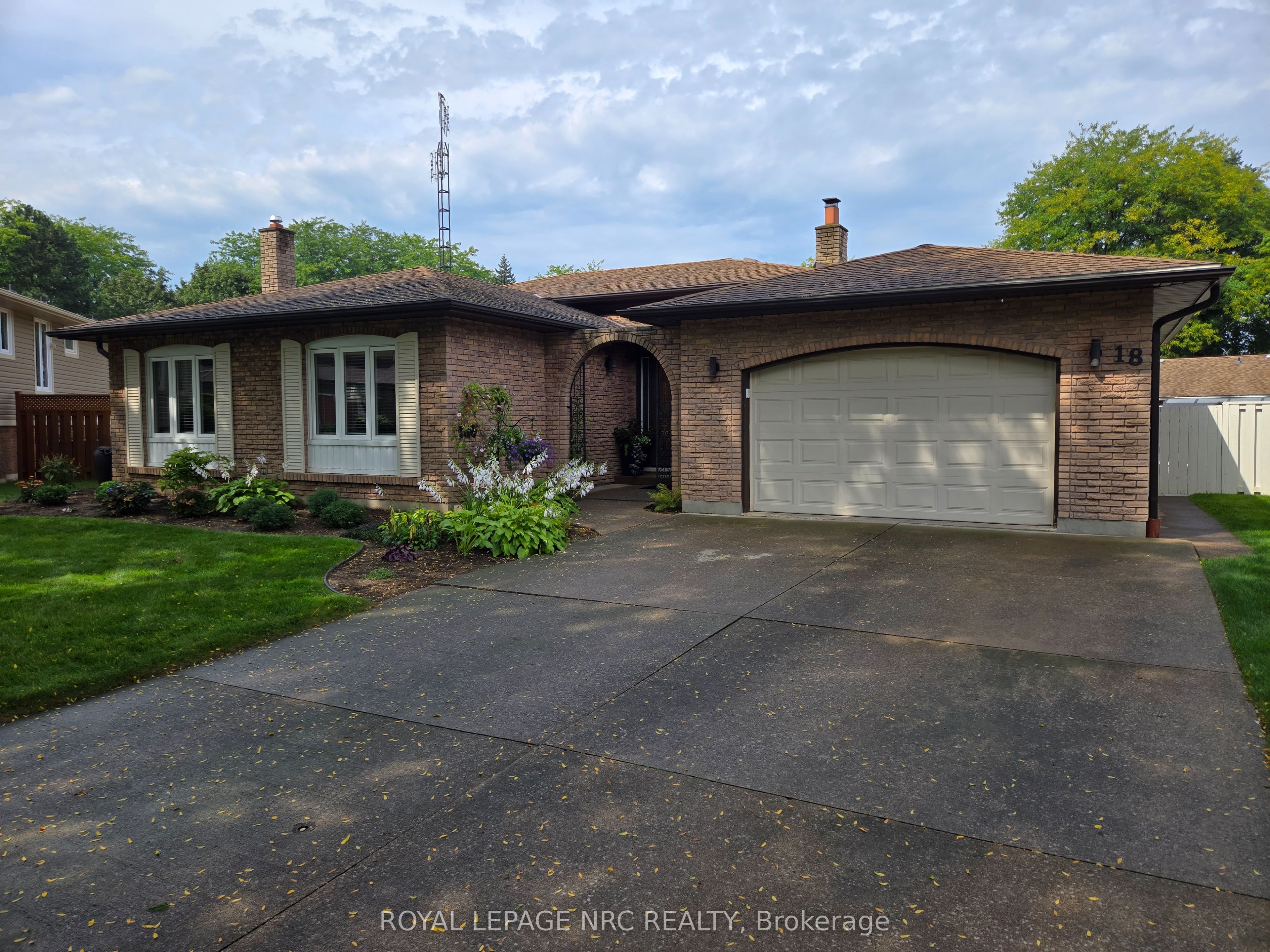 18 Deanna Crescent, St. Catharines, ON L2N 6R9