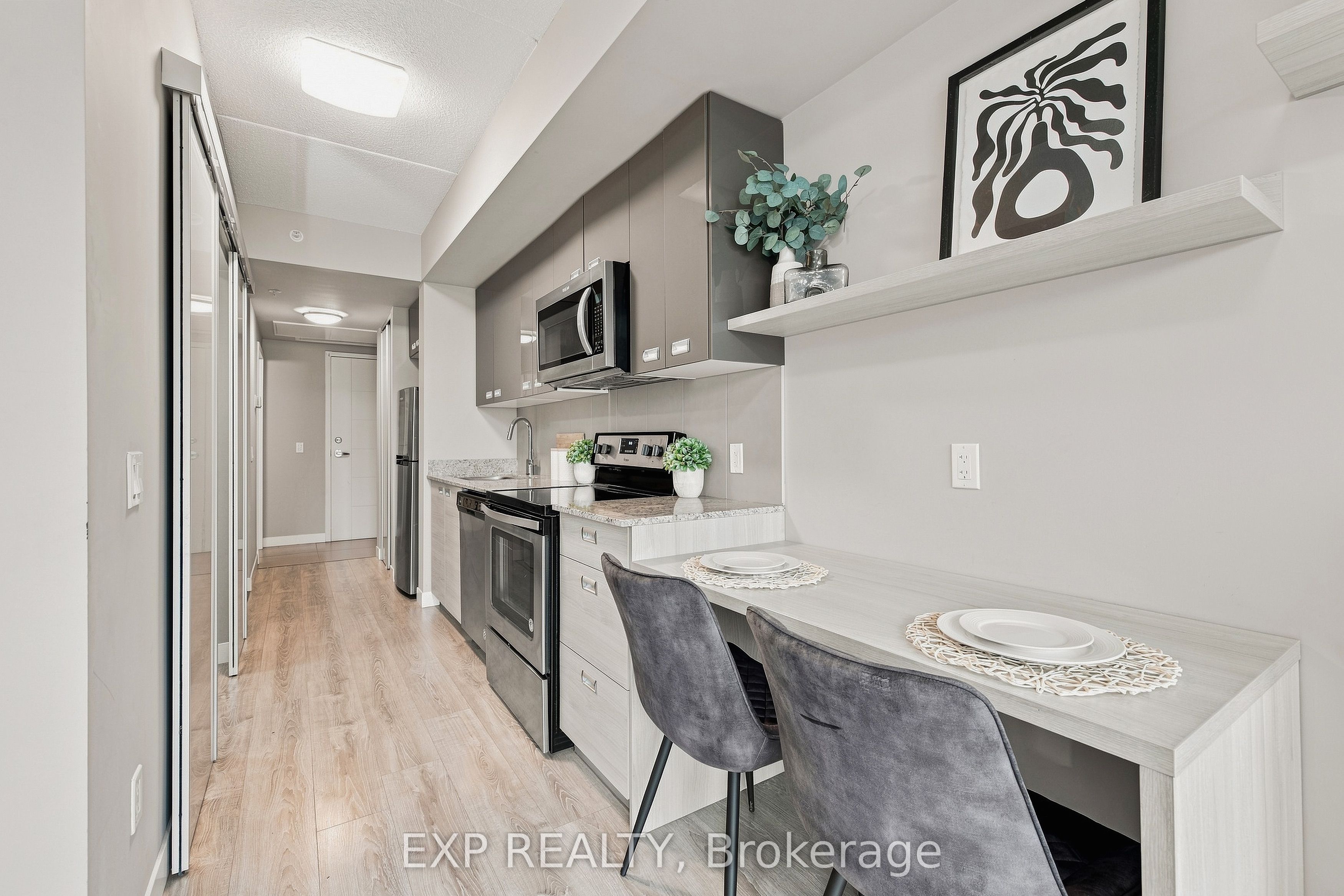 250 Albert Street 615, Waterloo, ON N2L 3W5 photo 3