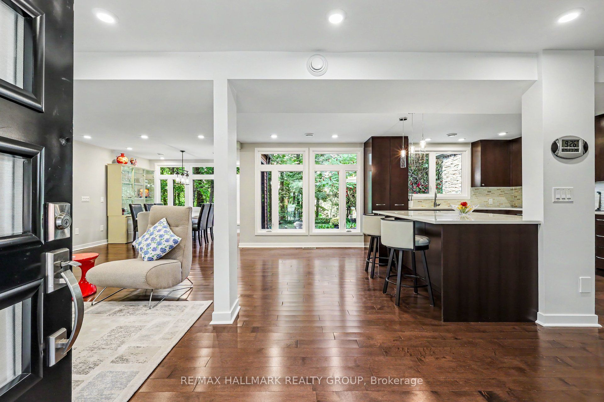 20 Fairhaven Way, Manor Park - Cardinal Glen and Area, ON K1K 0R3 photo 2