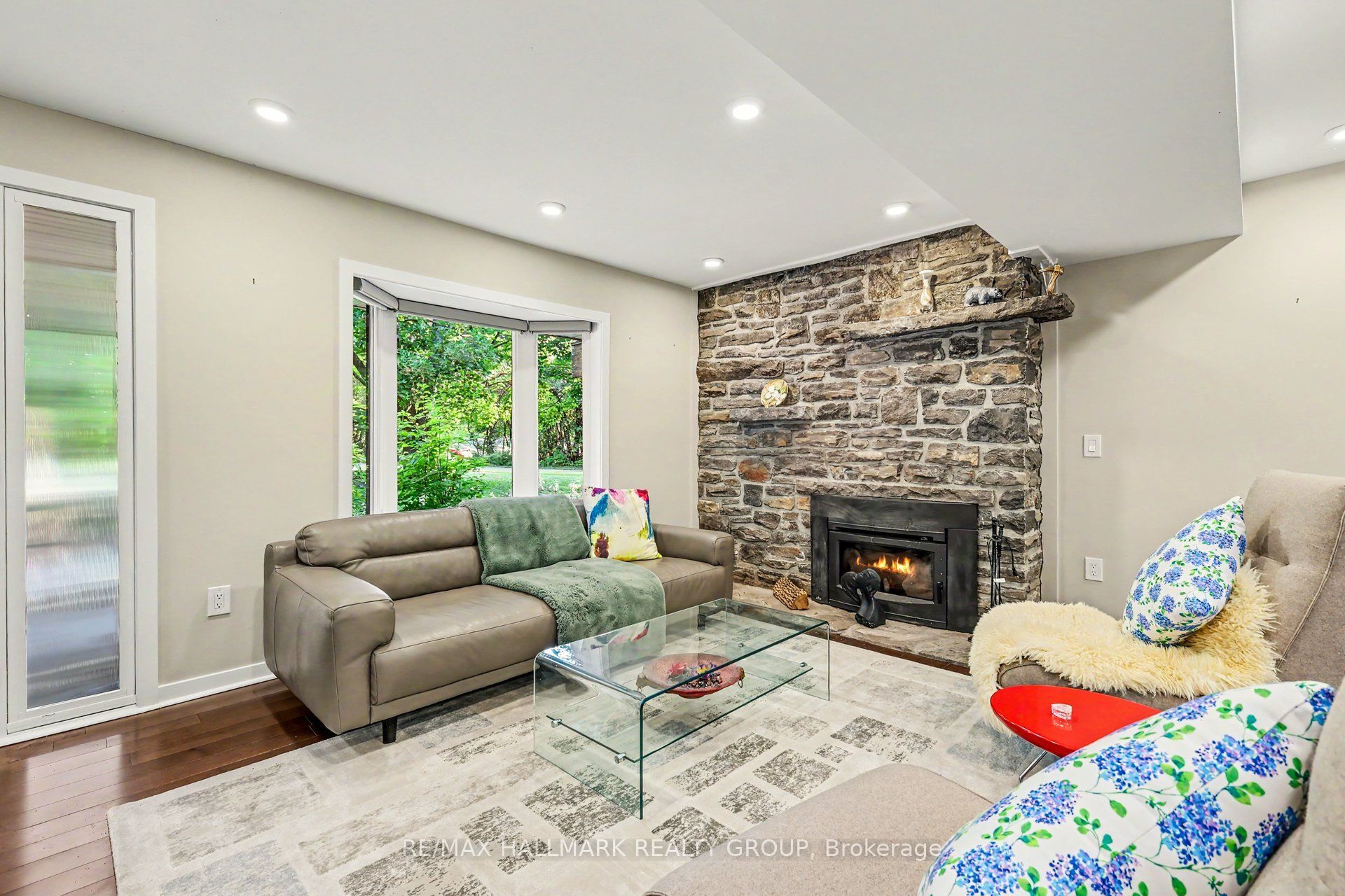 20 Fairhaven Way, Manor Park - Cardinal Glen and Area, ON K1K 0R3 photo 4