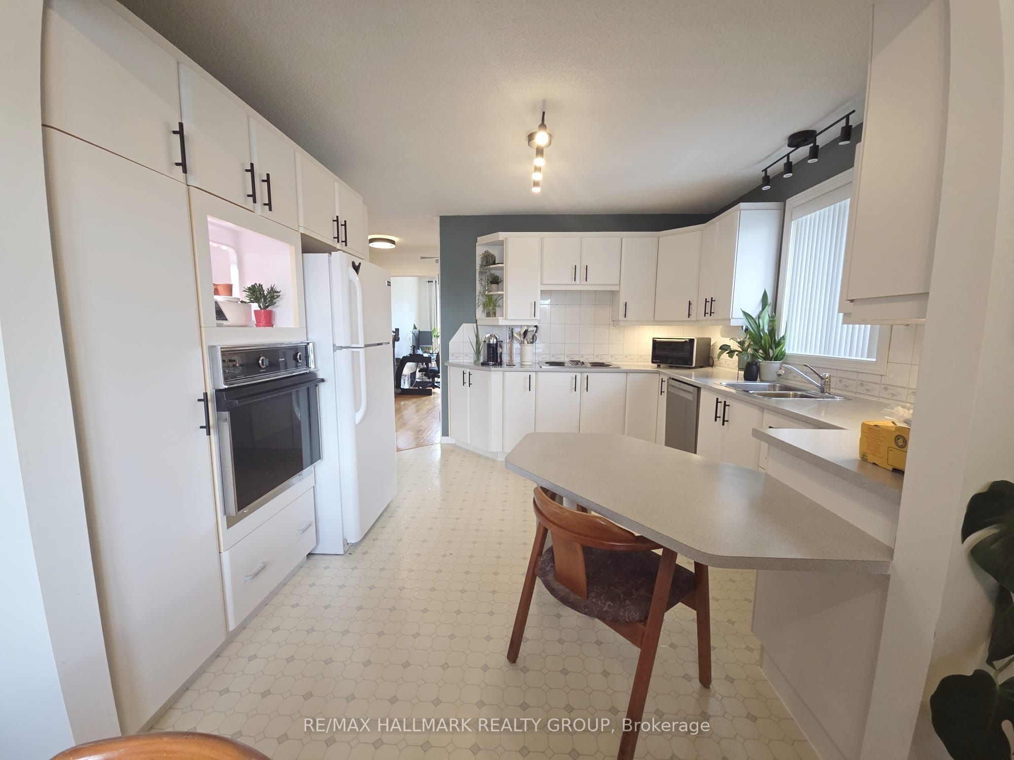 677 W Principale Street W Main, Casselman, ON K0A 1M0 photo 2