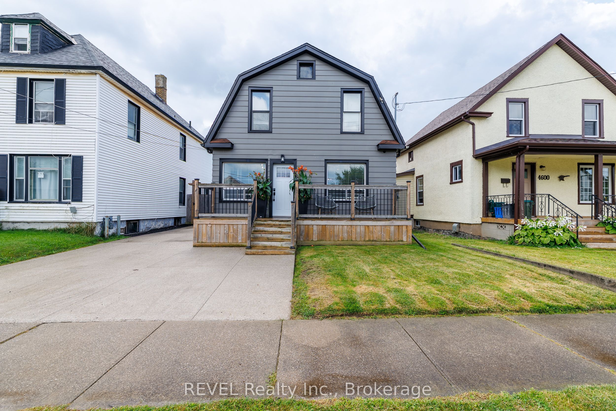 4594 Ferguson Street, Niagara Falls, ON L2E 2Y9 photo 2