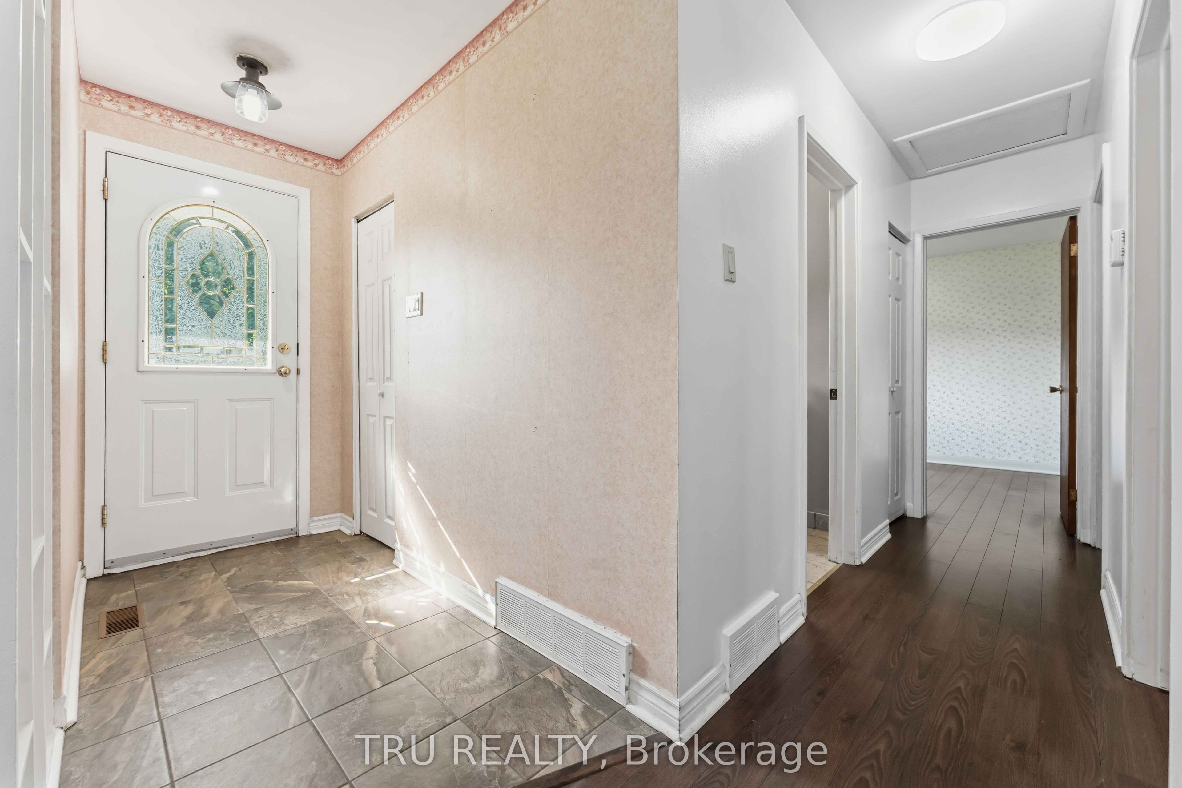19 Ellery Crescent, Bells Corners and South to Fallowfield, ON K2H 6M5 photo 5