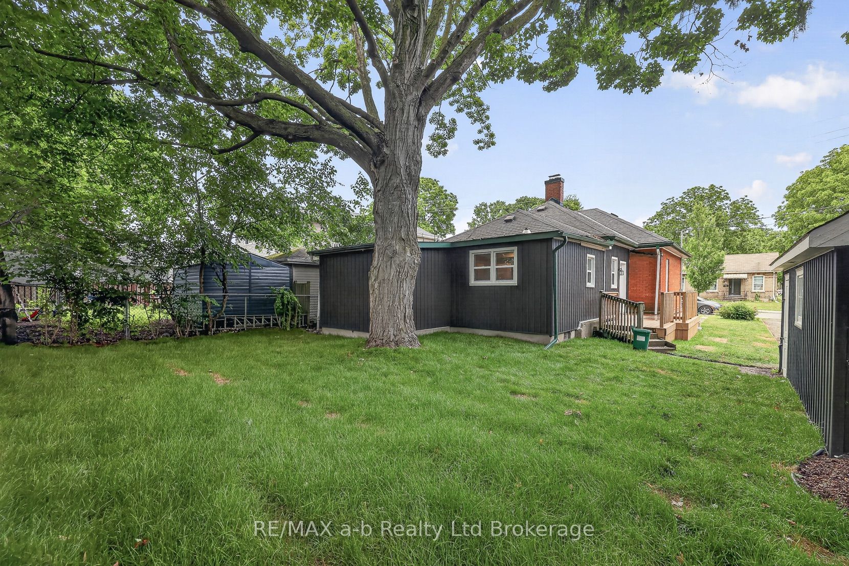 91 Winniett Street, Woodstock, ON N4S 5Z6 photo 2