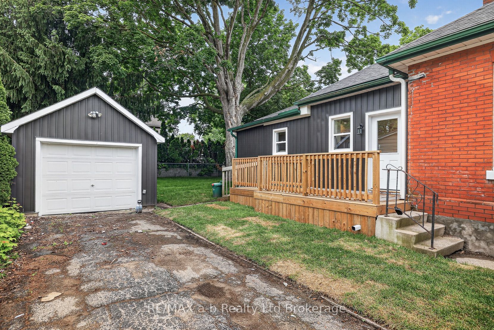 91 Winniett Street, Woodstock, ON N4S 5Z6 photo 3
