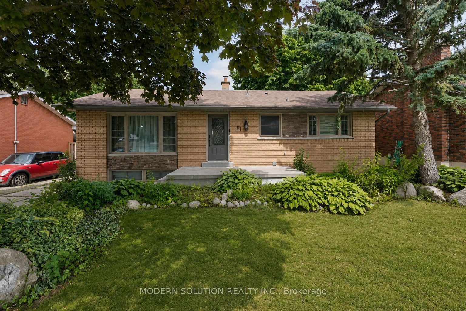 61 Godfrey Drive, London East, ON N5V 2E8