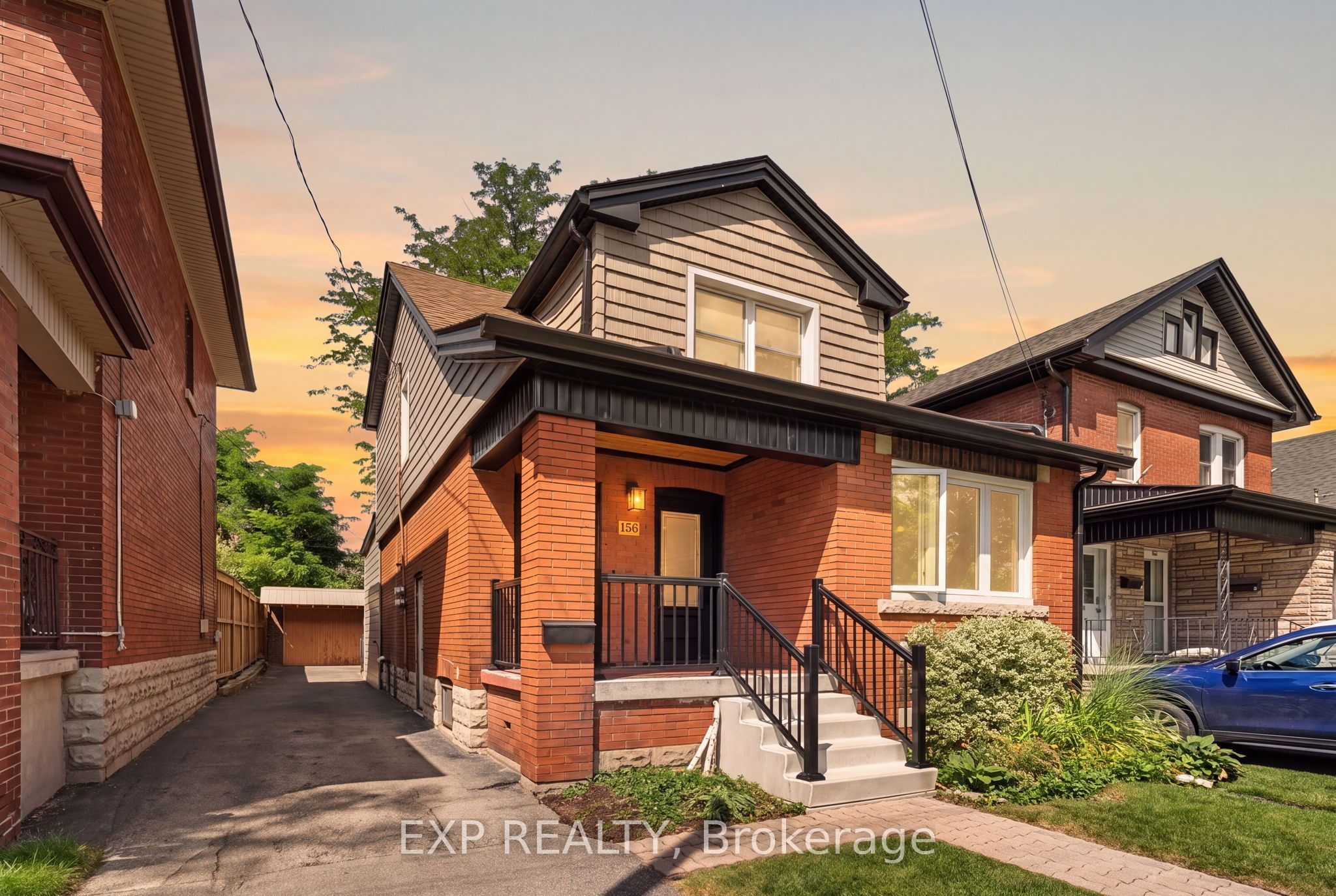156 Park Row S, Hamilton, ON L8K 2J8