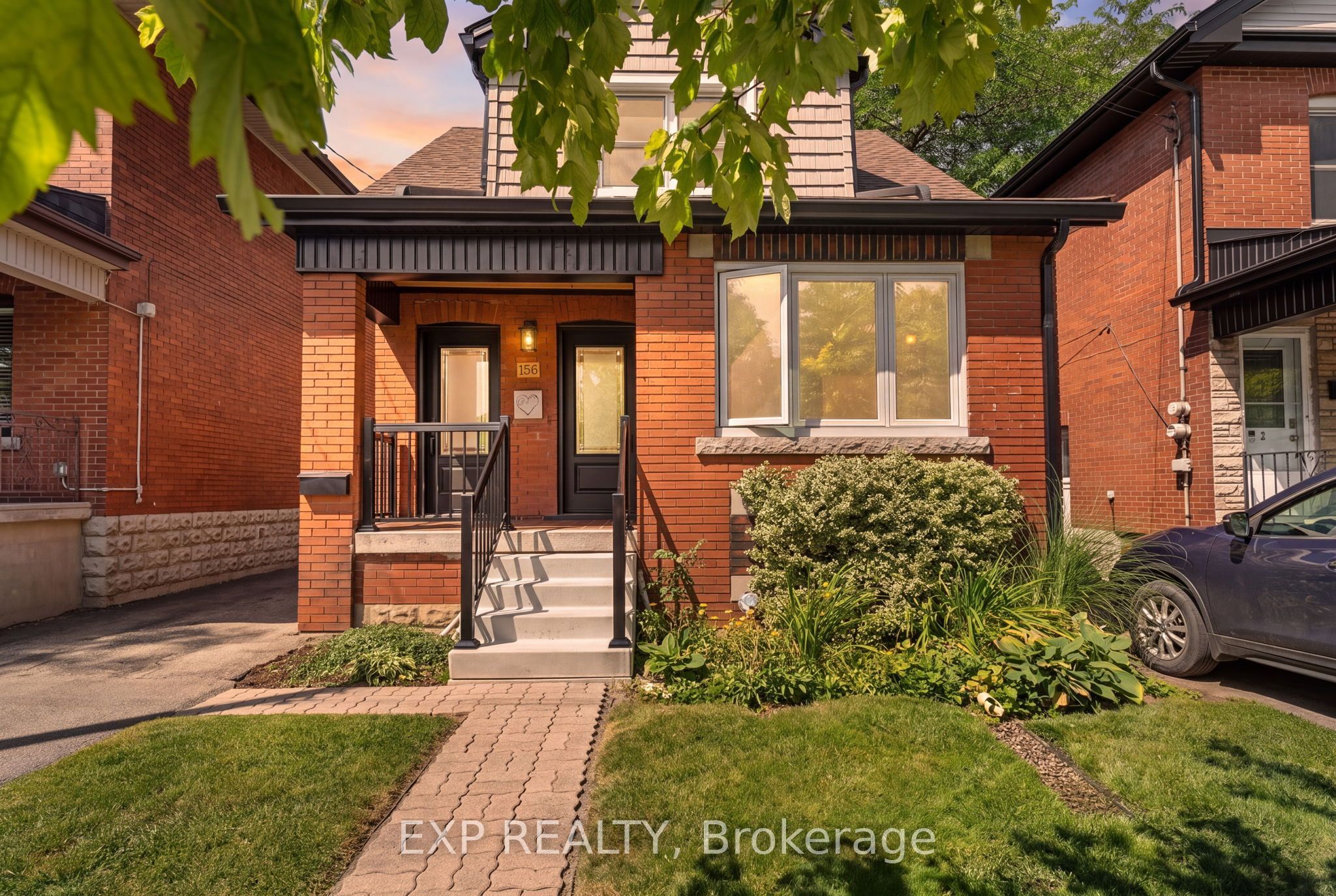 156 Park Row S, Hamilton, ON L8K 2J8 photo 2