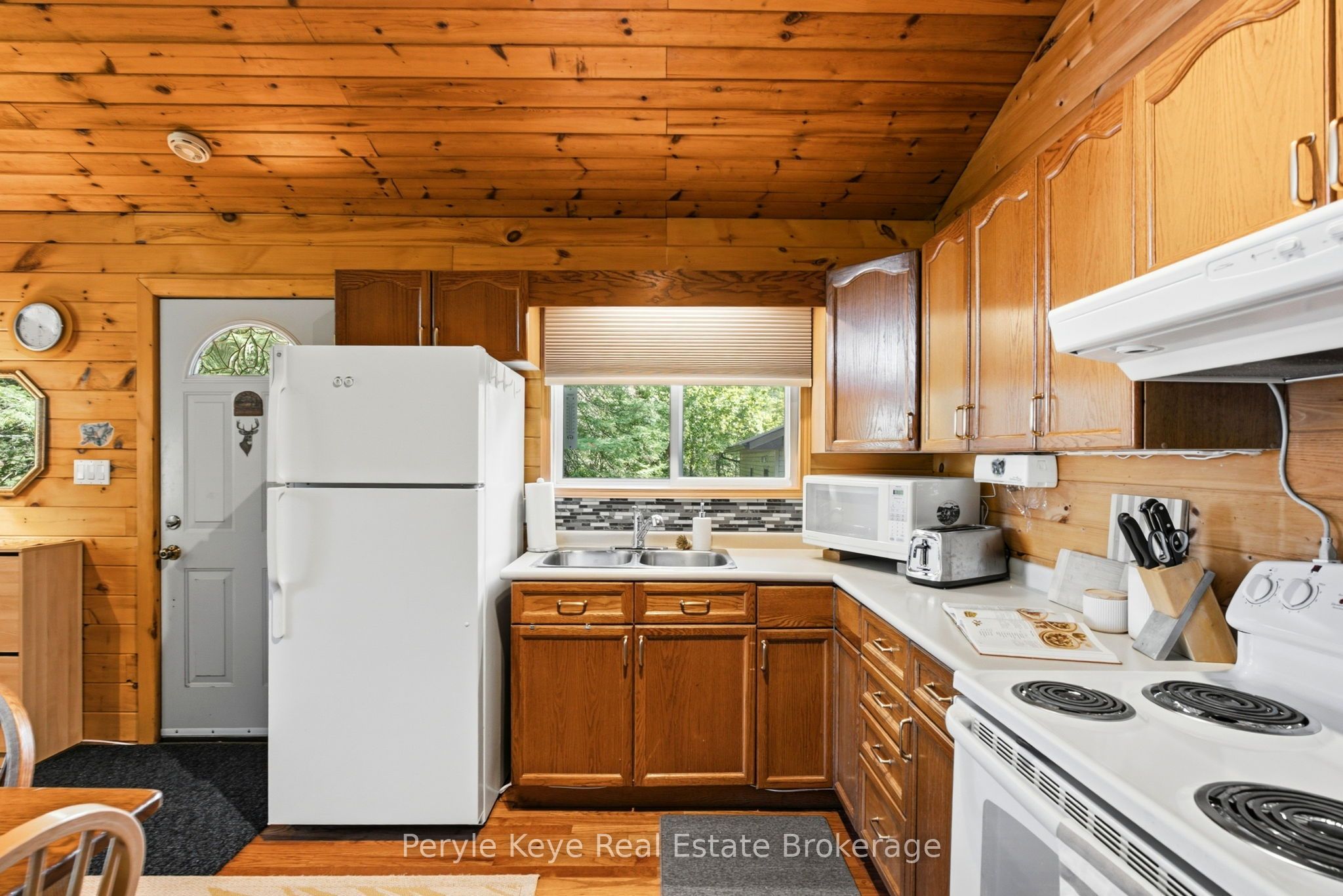 1160 Lakeshore Drive S, Bracebridge, ON P1L 1X3 photo 5