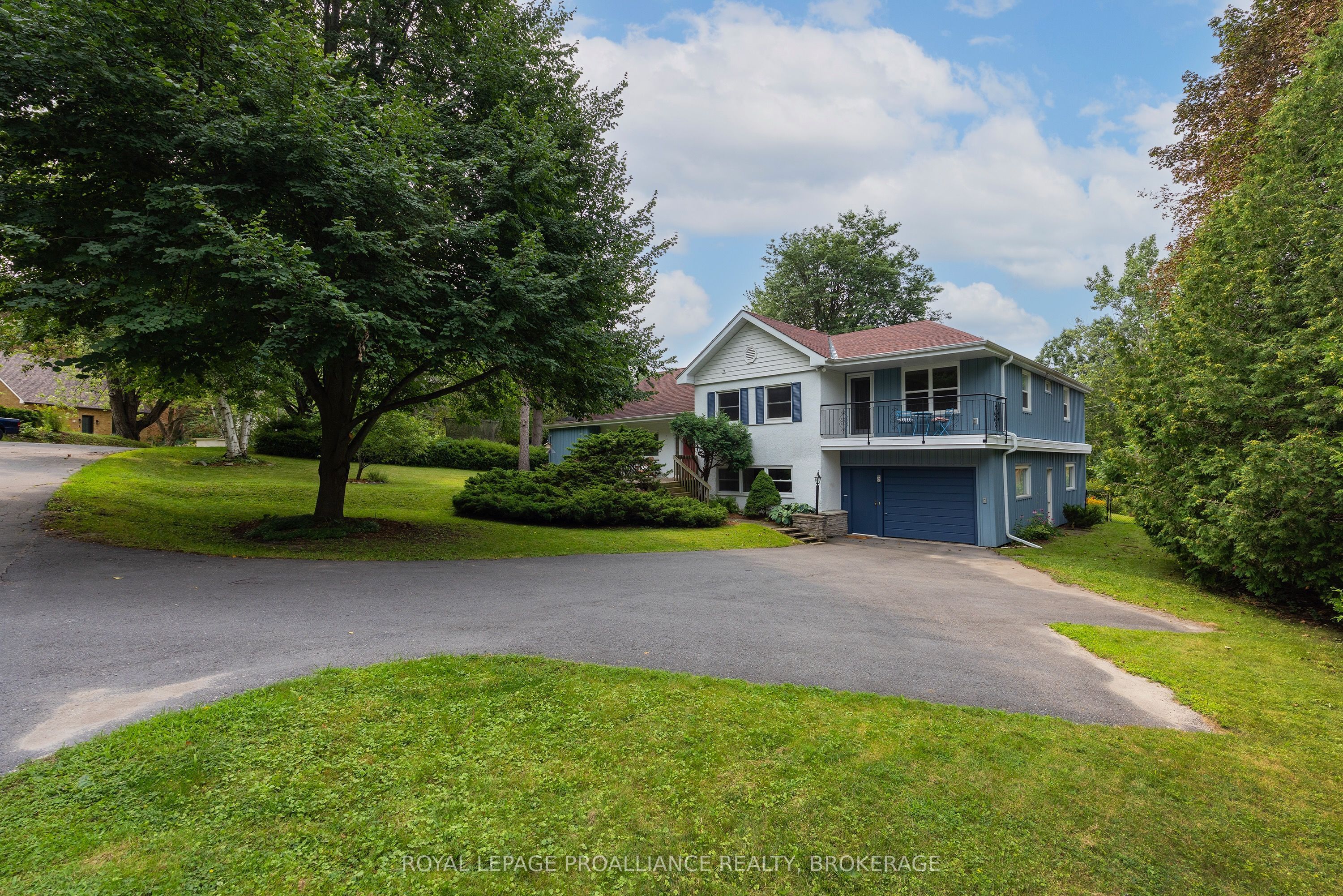 6 Grenville Crescent, Kingston, ON K7M 3A8