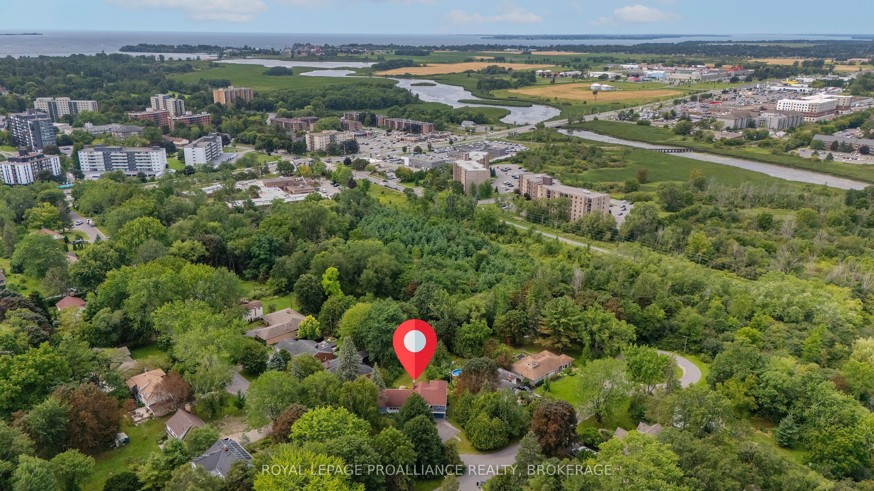 6 Grenville Crescent, Kingston, ON K7M 3A8 photo 2