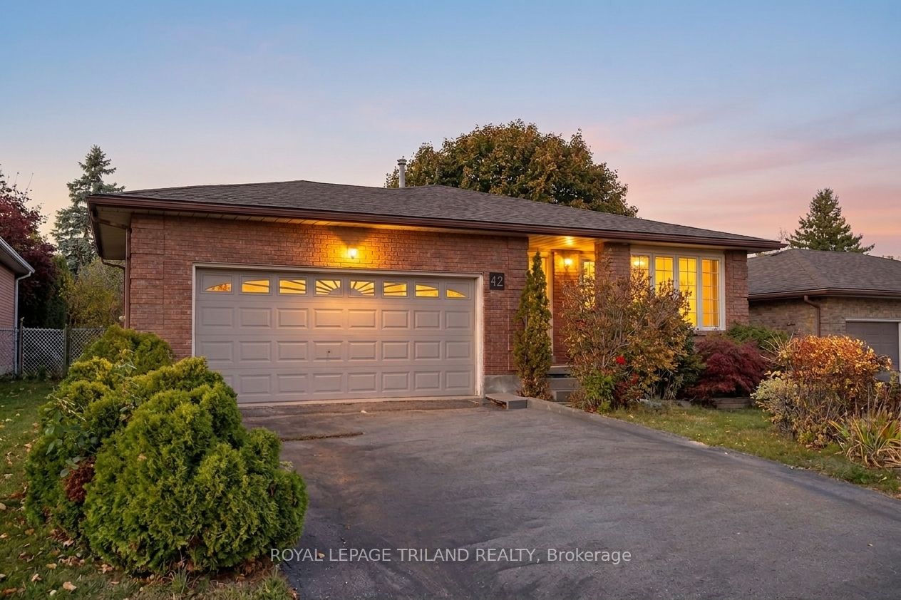 42 Applegreen Grove, London South, ON N6J 4K4