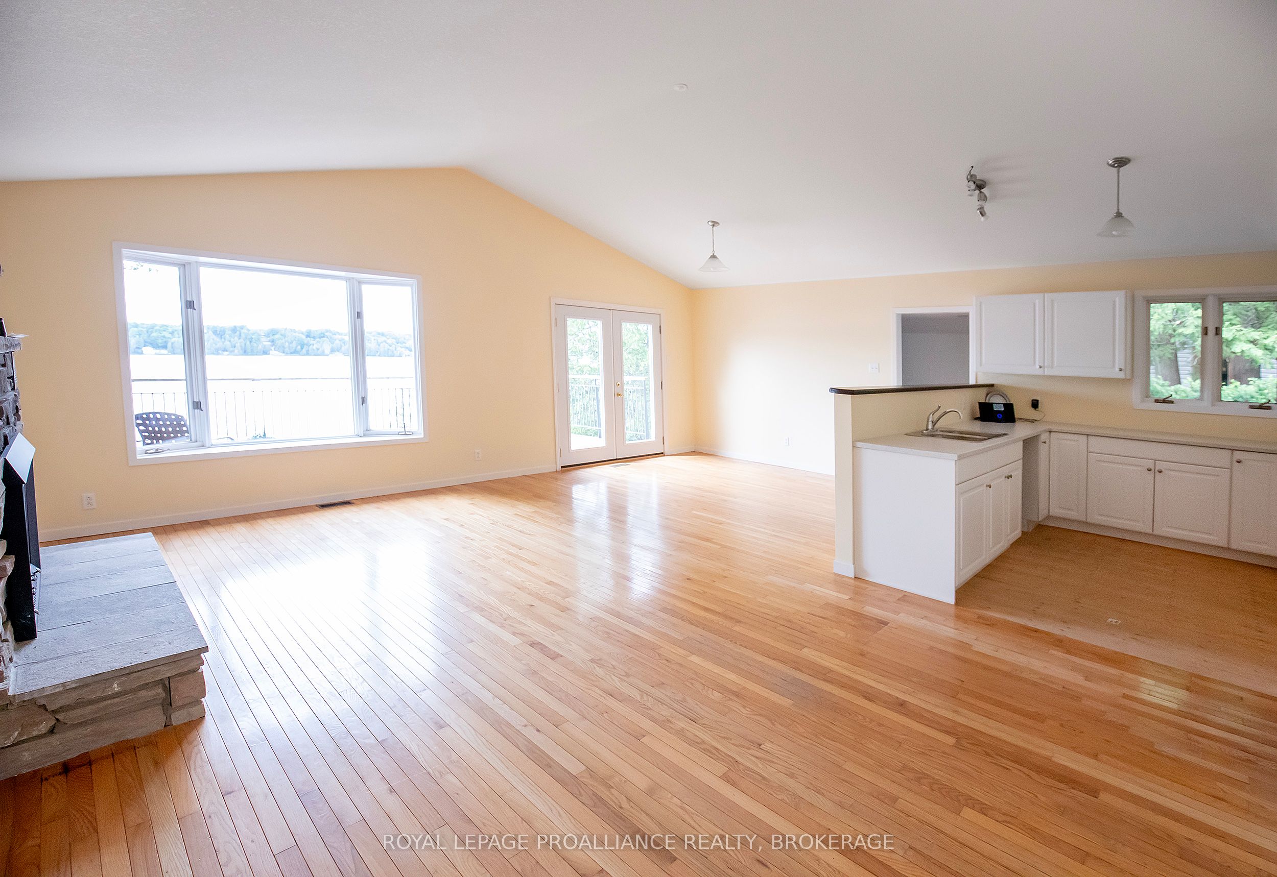 4502 Red Maple Lane, Frontenac, ON K0H 1X0 photo 2