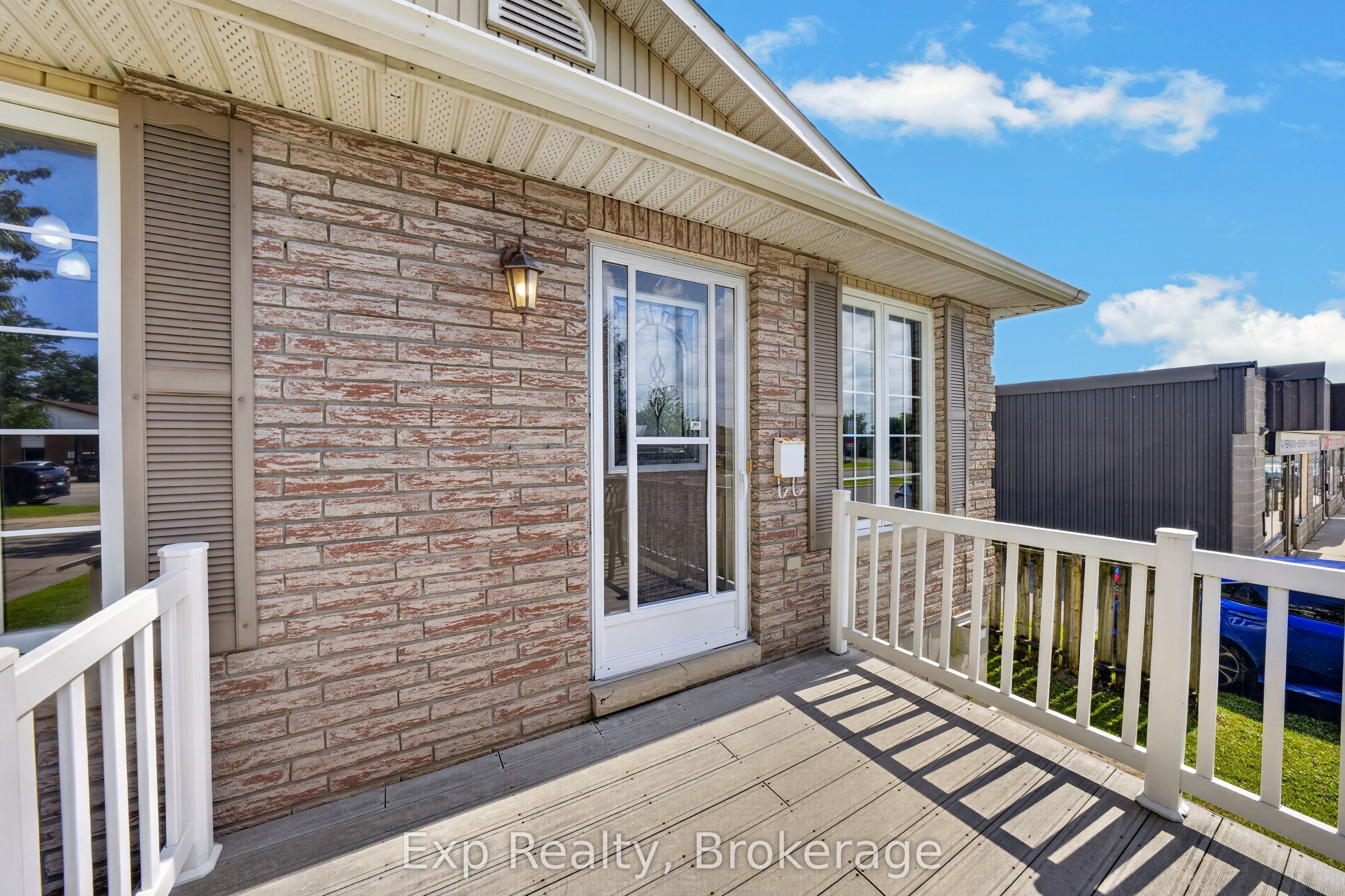 59 Avondale Road, Belleville, ON K8P 4G2 photo 2