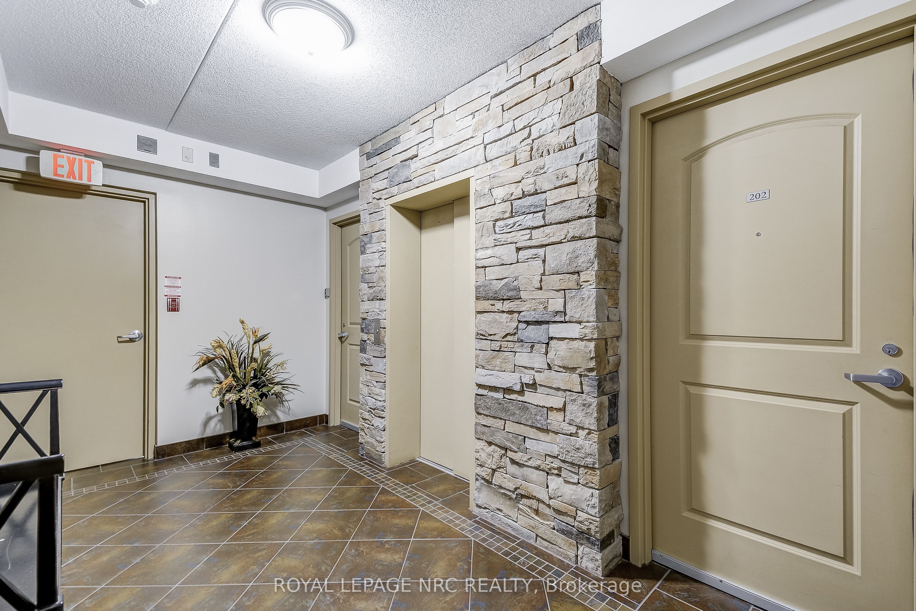 678 Line 2 Road 202, Niagara-on-the-Lake, ON L0S 1J0 photo 3