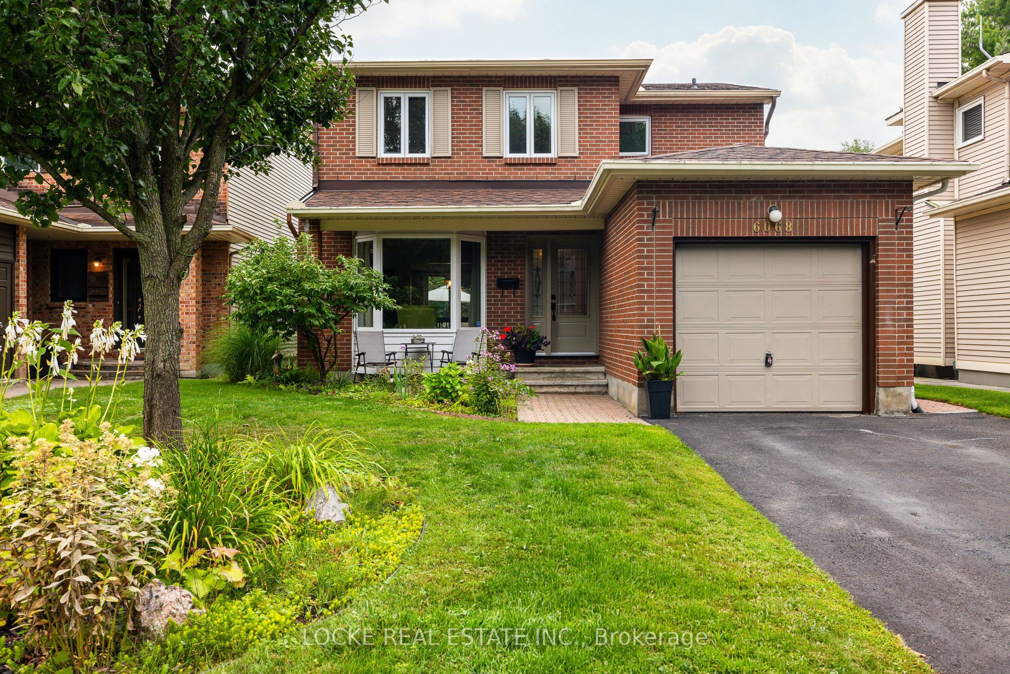 6068 Ridgelea Place, Orleans - Convent Glen and Area, ON K1C 5P8
