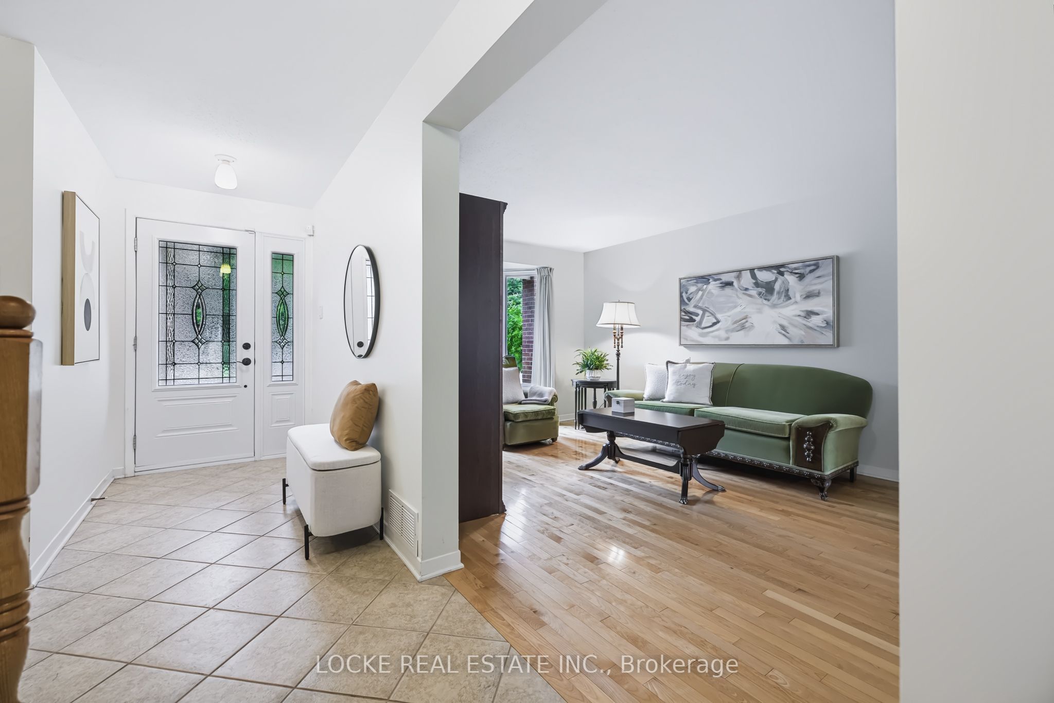 6068 Ridgelea Place, Orleans - Convent Glen and Area, ON K1C 5P8 photo 5