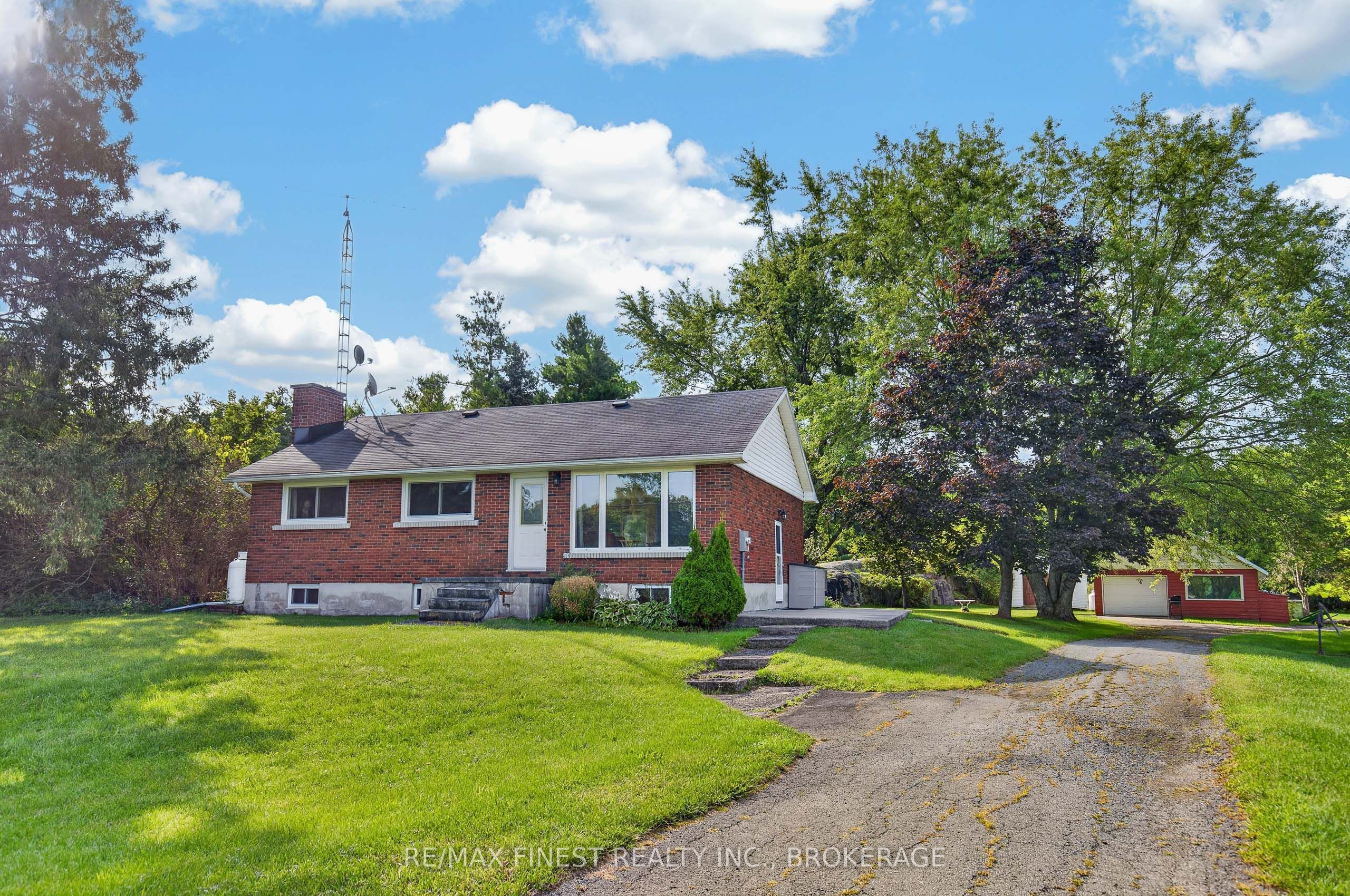 513 County road 2, Front of Leeds & Seeleys Bay, ON K7G 2V4 photo 2