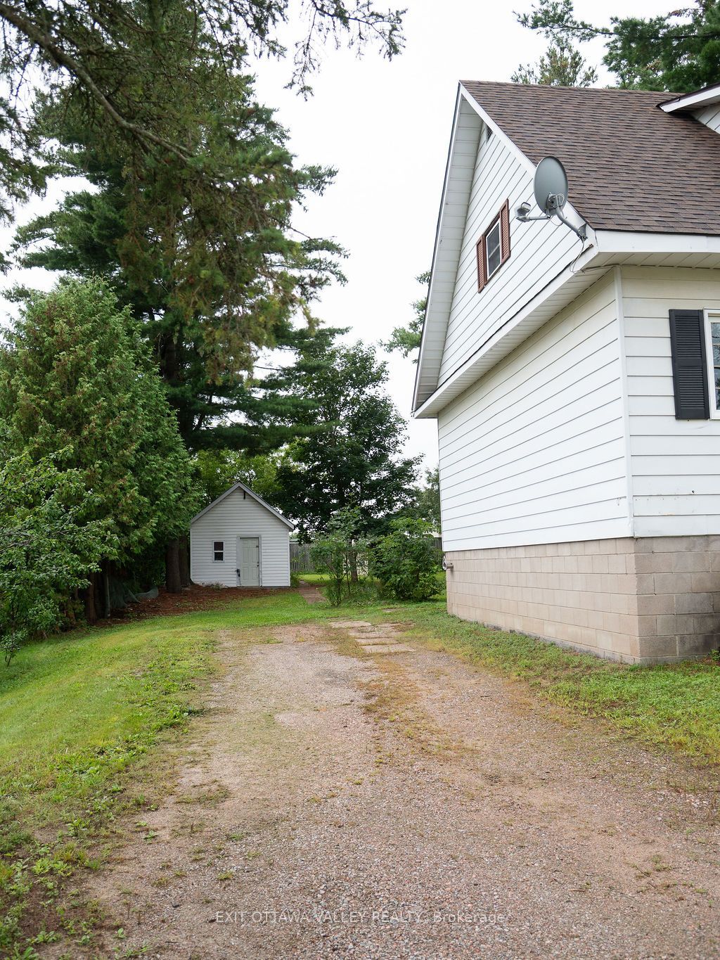 400 Boundary Road E, Pembroke, ON K8A 6K7 photo 3