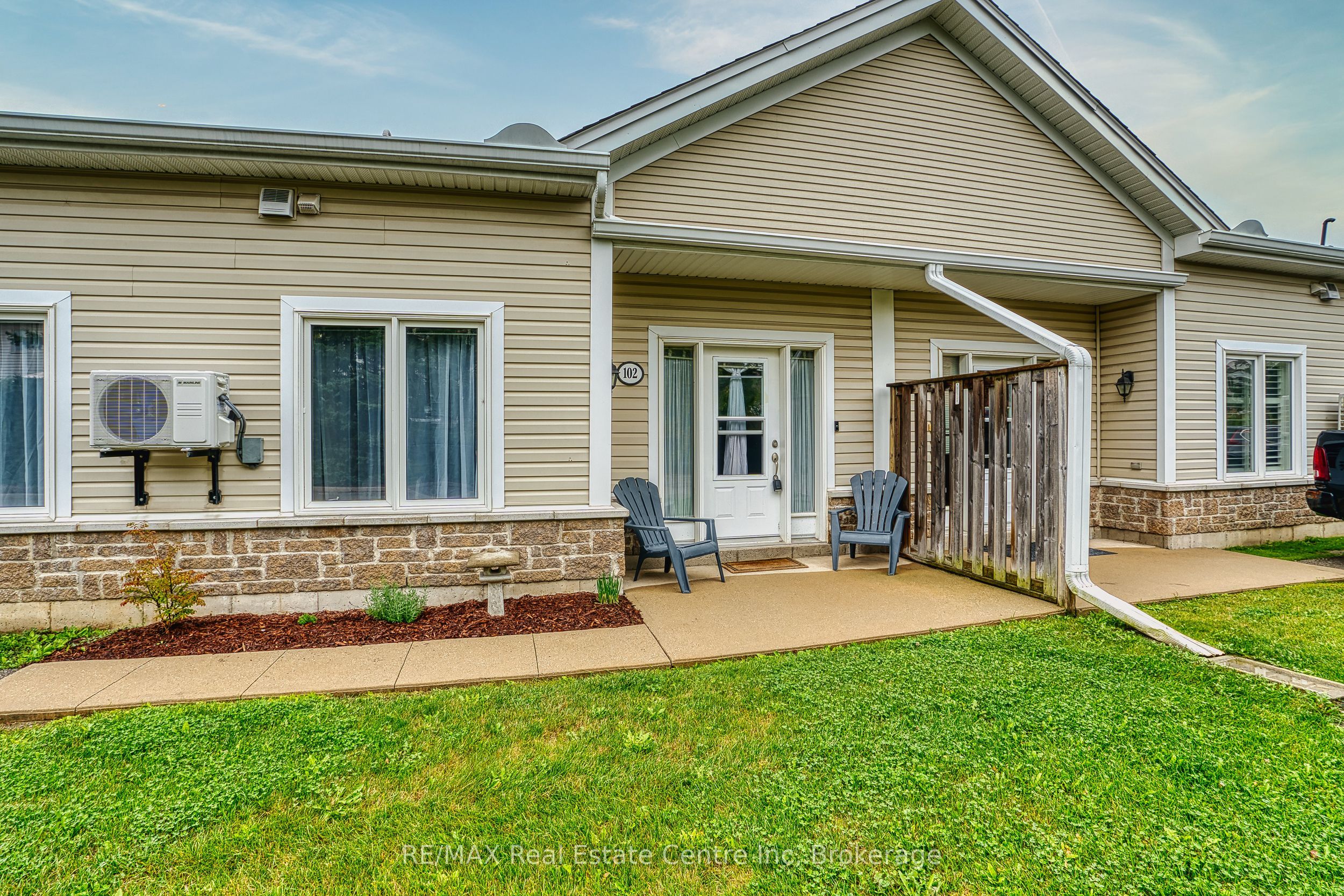 760 Woodhill Drive 102, Centre Wellington, ON N1M 3W5 photo 2
