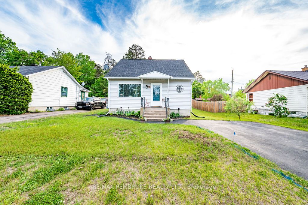 14 Summit Street, Deep River, ON K0J 1P0